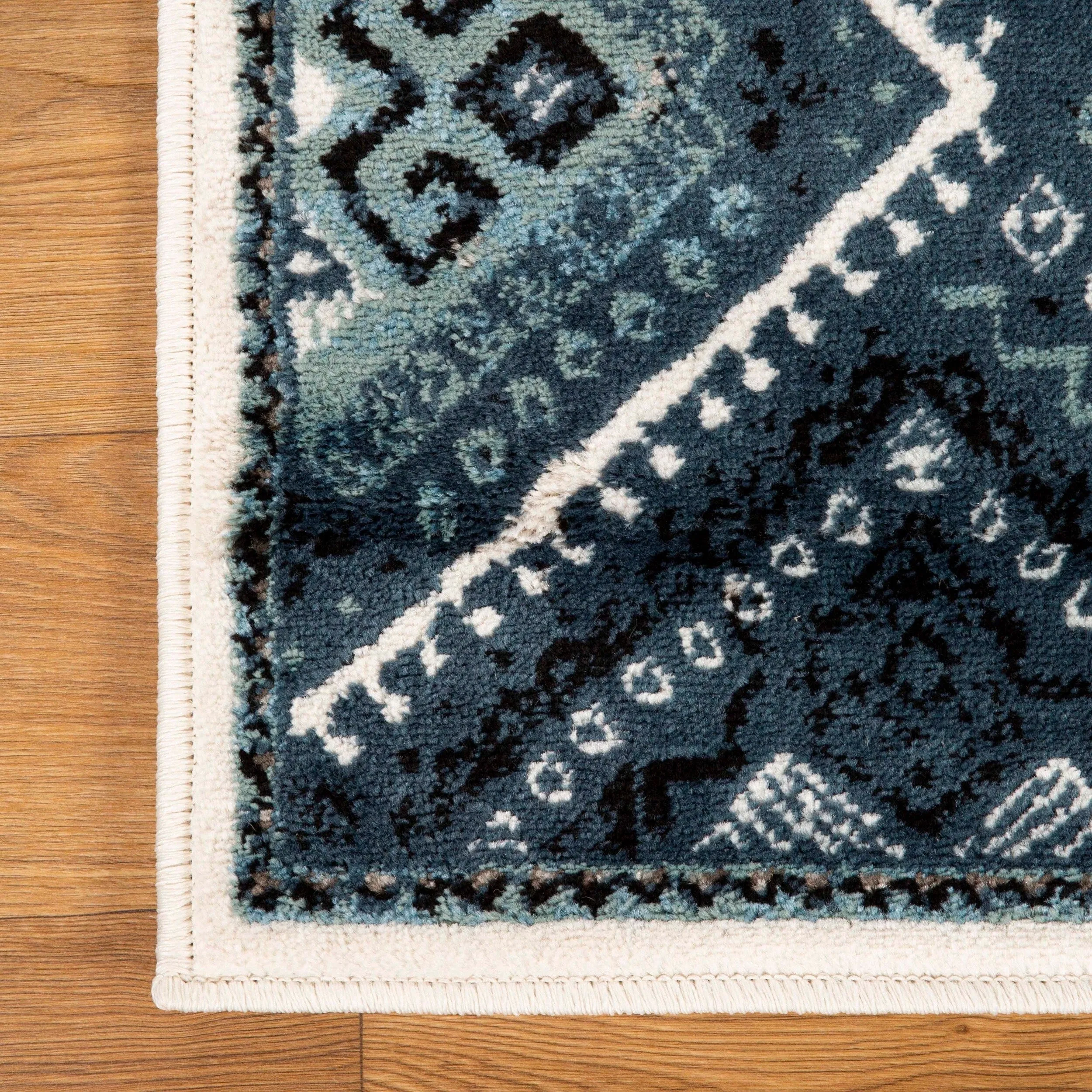 Superior Bohemian Geometric Diamonds Indoor Area Rug