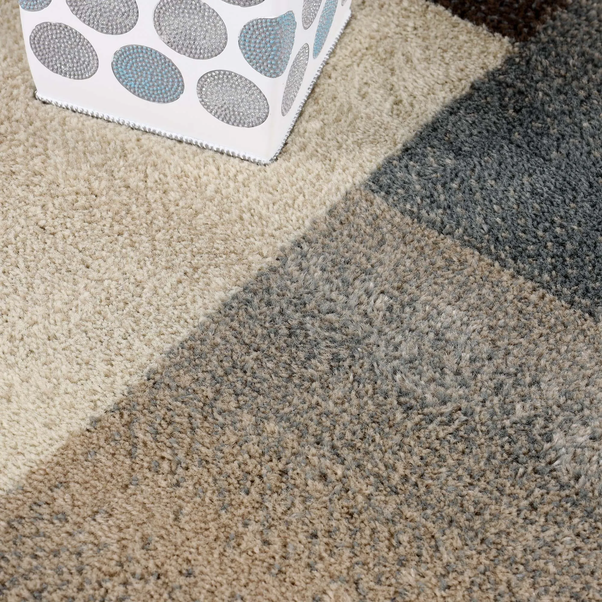 Superior Clifton Geometric Modern Indoor Area Rug