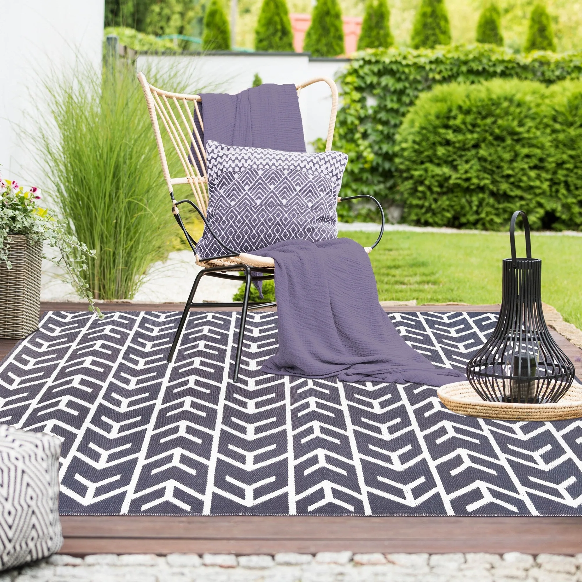 Superior Contemporary Arrow Indoor Outdoor Area Rug