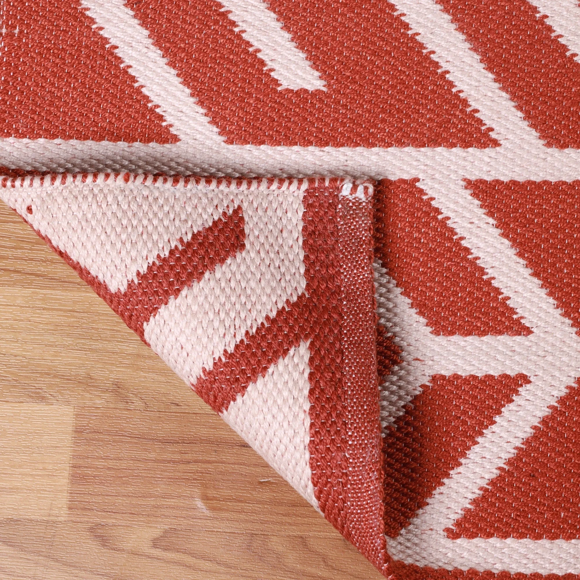 Superior Contemporary Arrow Indoor Outdoor Area Rug