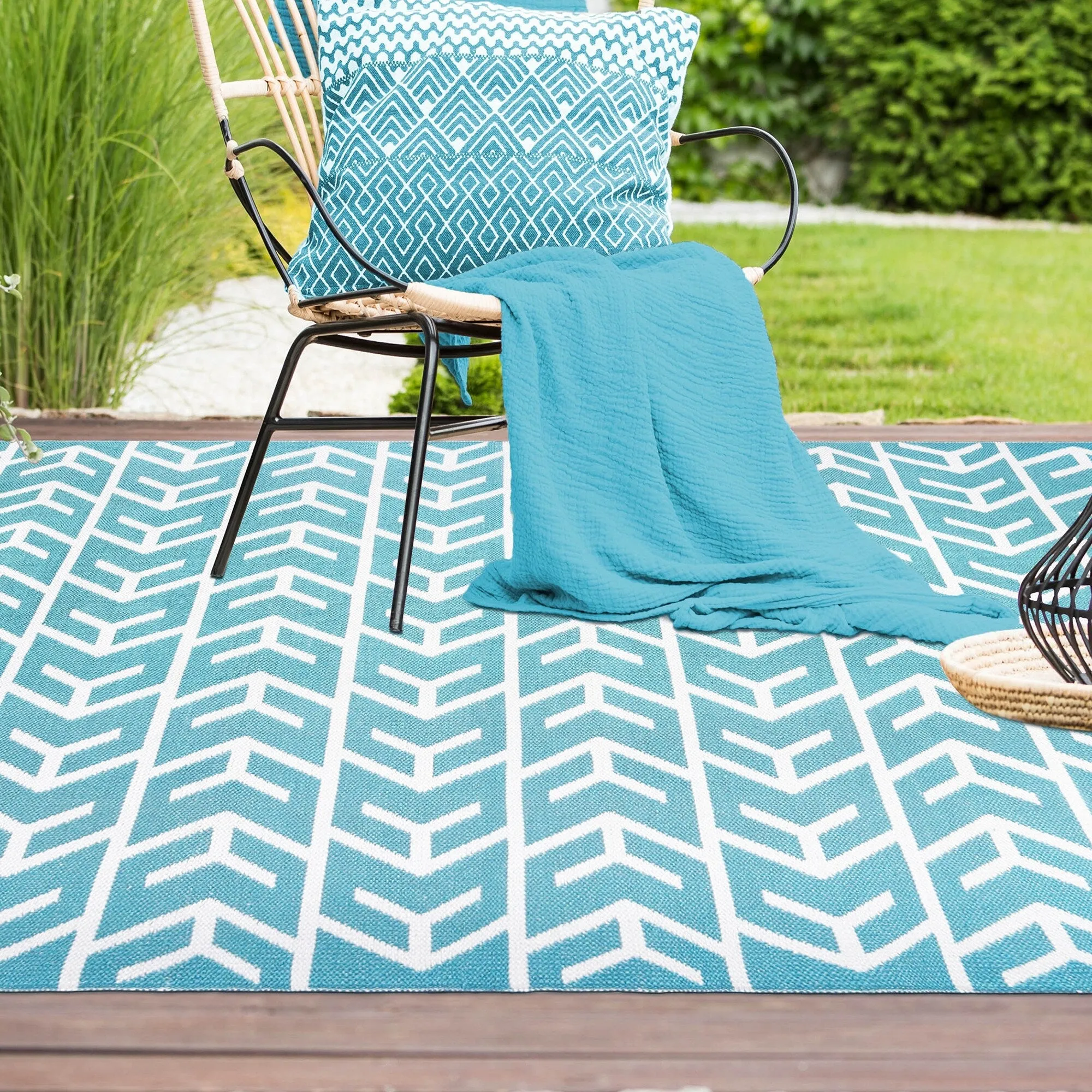 Superior Contemporary Arrow Indoor Outdoor Area Rug