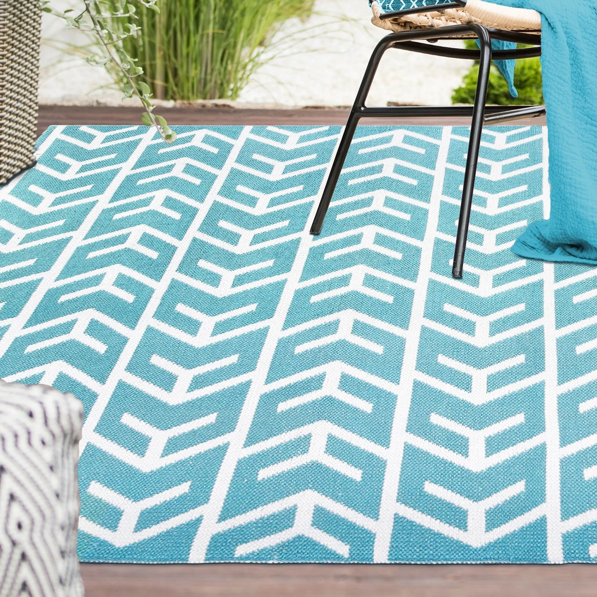 Superior Contemporary Arrow Indoor Outdoor Area Rug