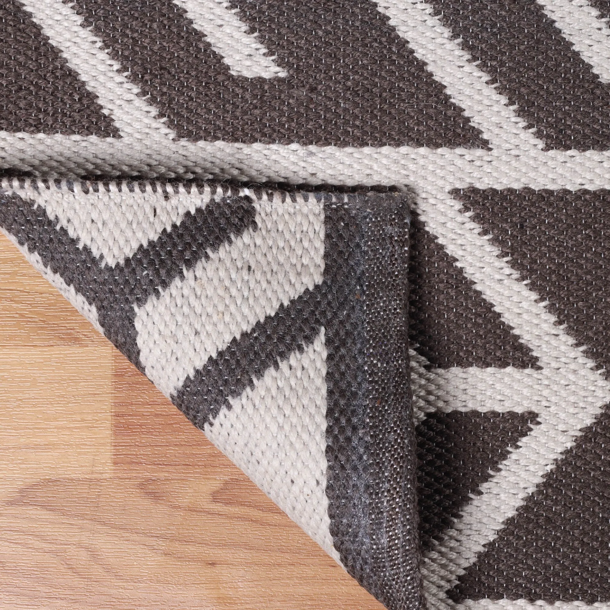 Superior Contemporary Arrow Indoor Outdoor Area Rug