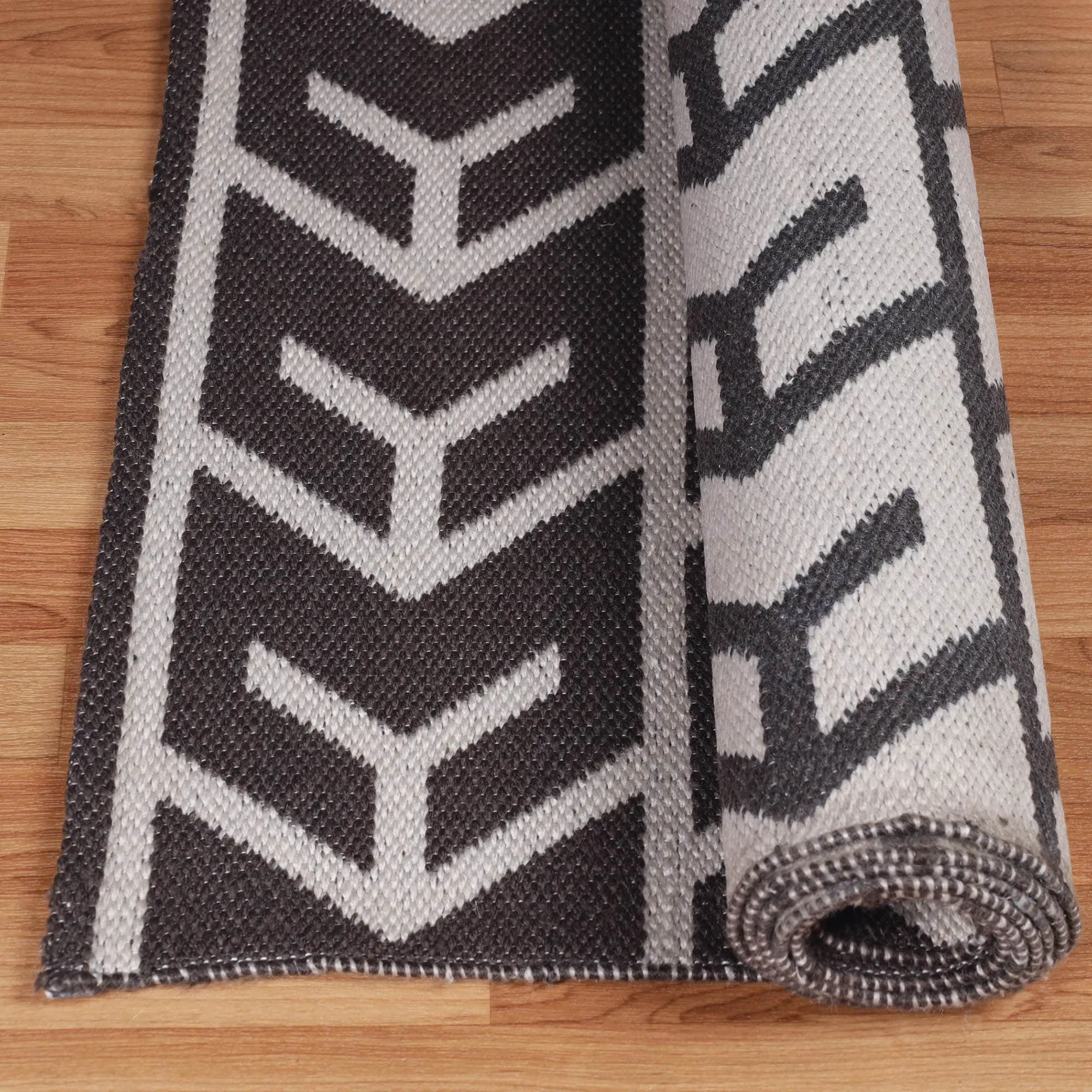 Superior Contemporary Arrow Indoor Outdoor Area Rug