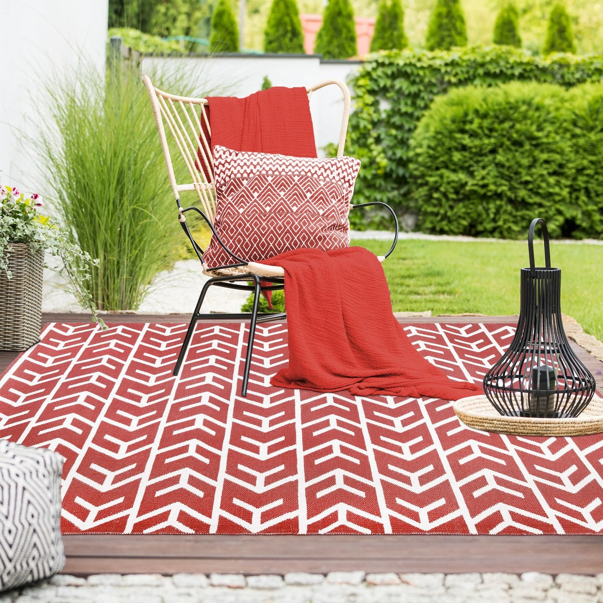 Superior Contemporary Arrow Indoor Outdoor Area Rug
