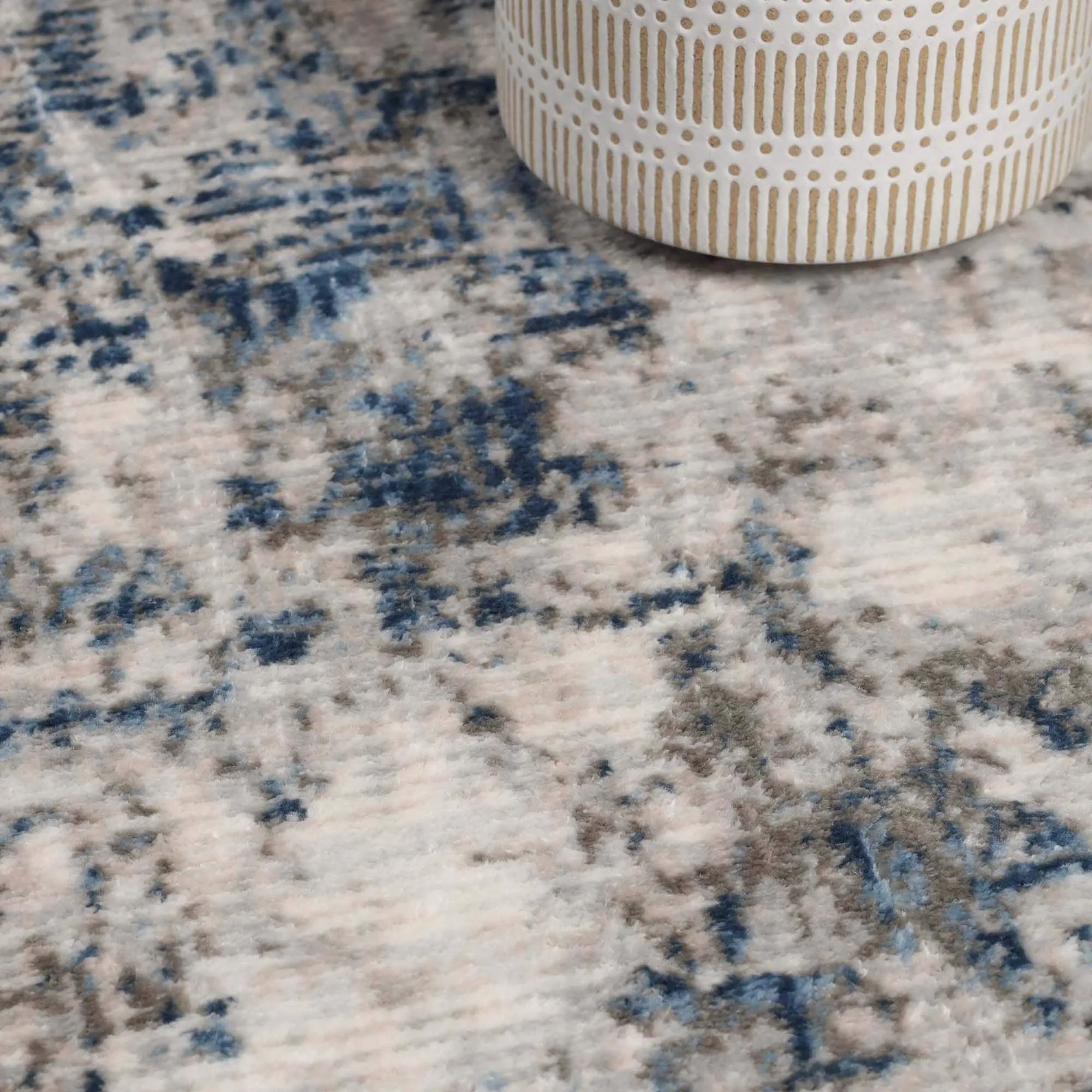 Superior Euphemia Distressed Abstract Indoor Runner or Area Rug