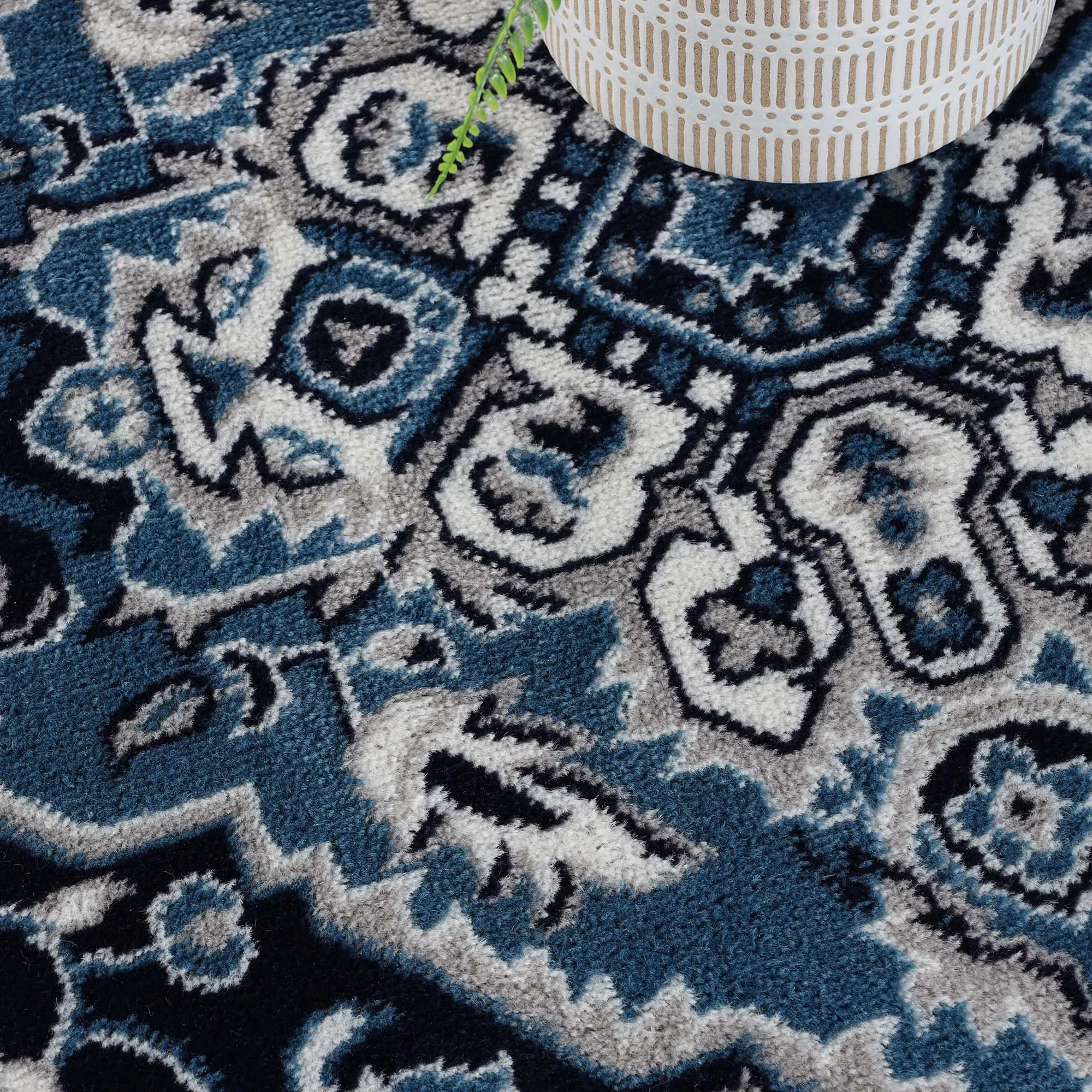 Superior Glendale Floral Medallion Indoor Area Rug