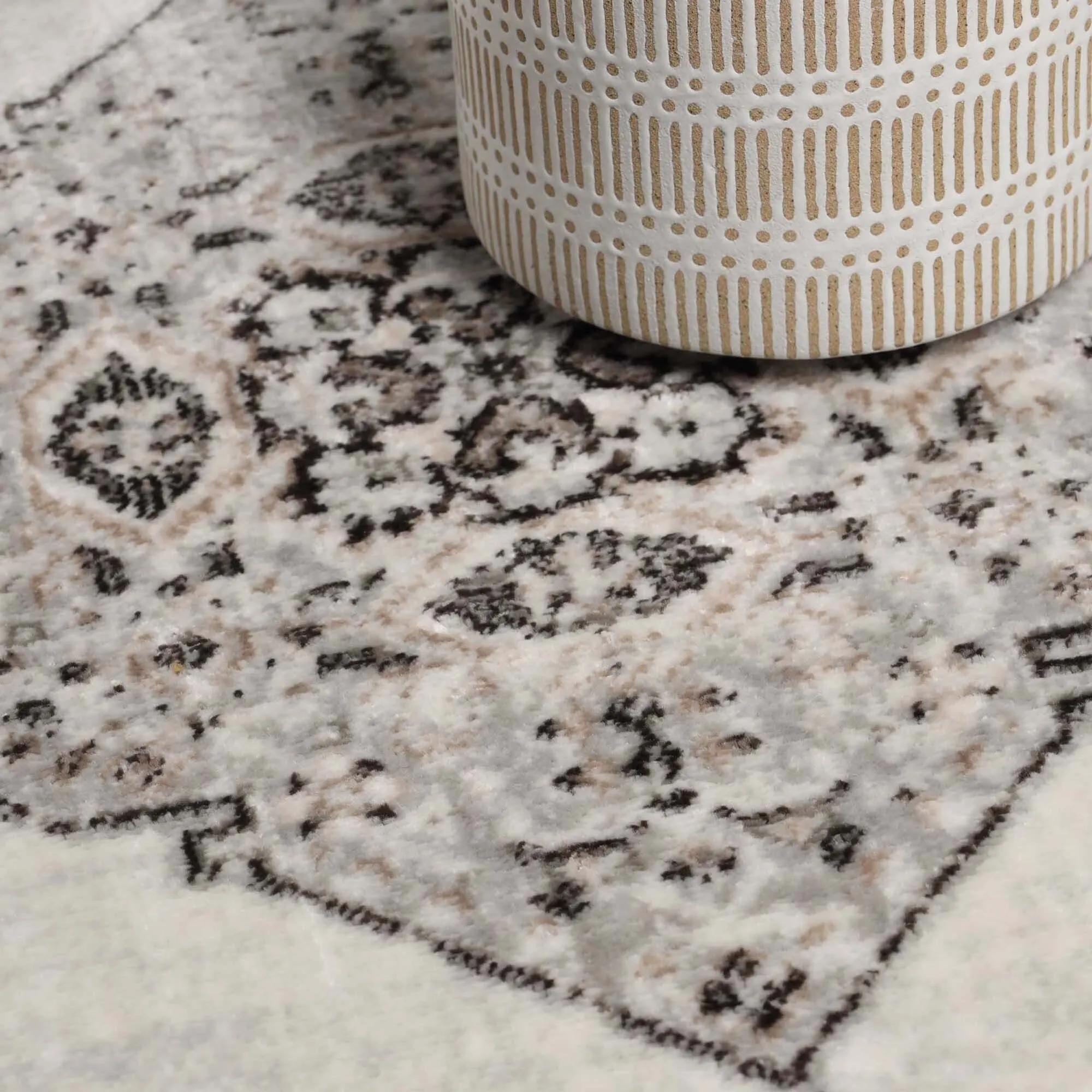 Superior Kailani Modern Farmhouse Medallion Indoor Runner or Area Rug