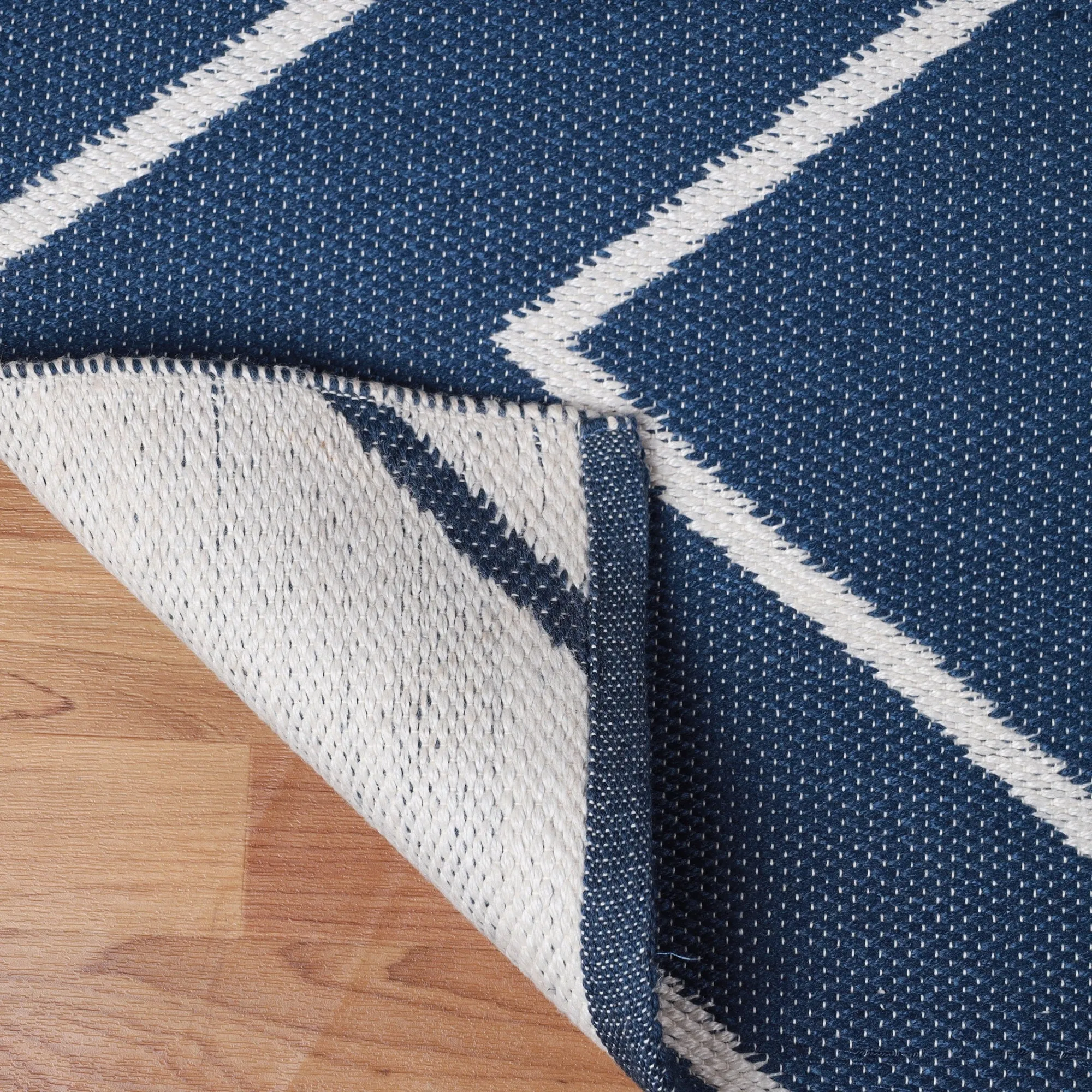 Superior Modern Chevron Zig-Zag Indoor Outdoor Area Rug