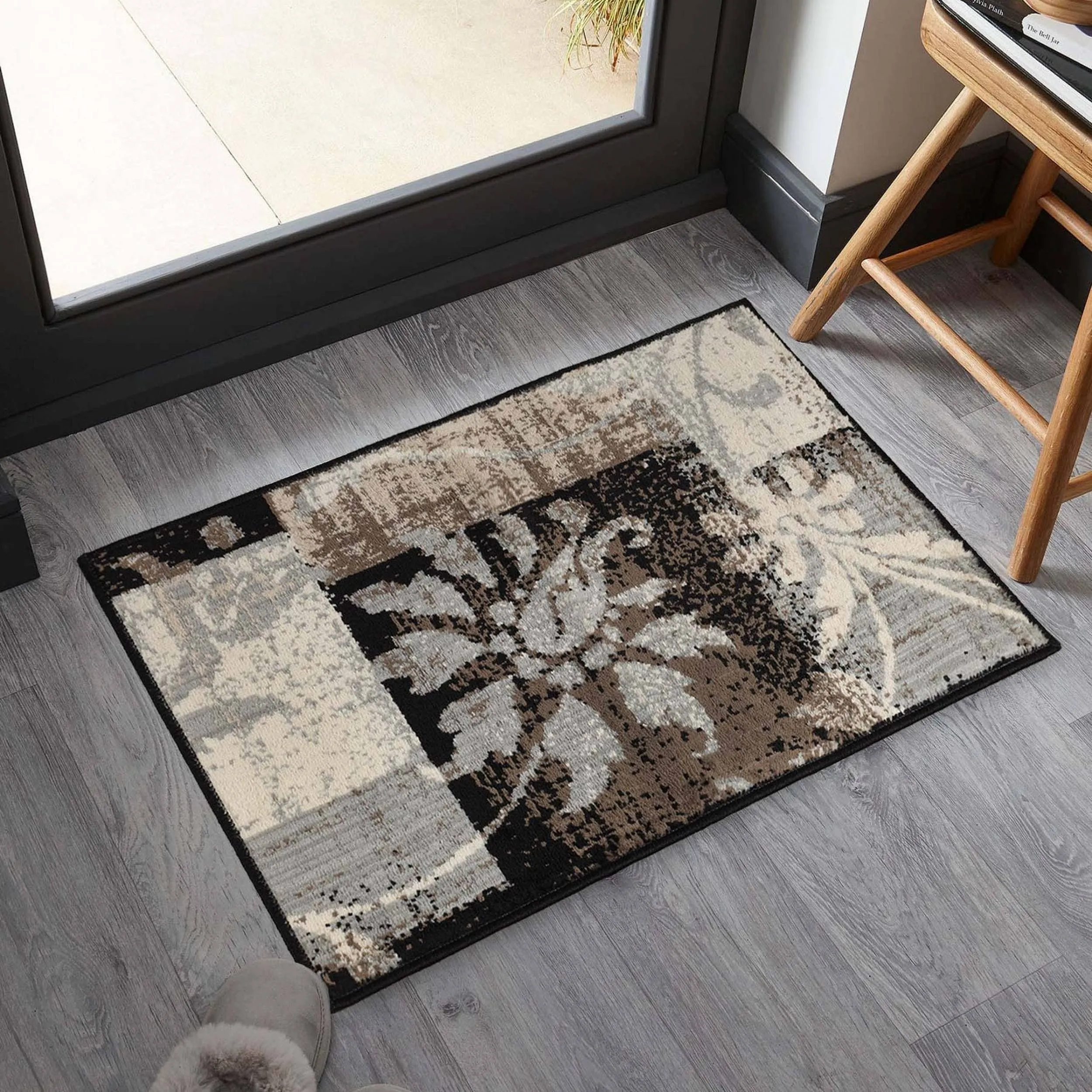 Superior Pastiche Contemporary Floral Patchwork Indoor Runner or Area Rug