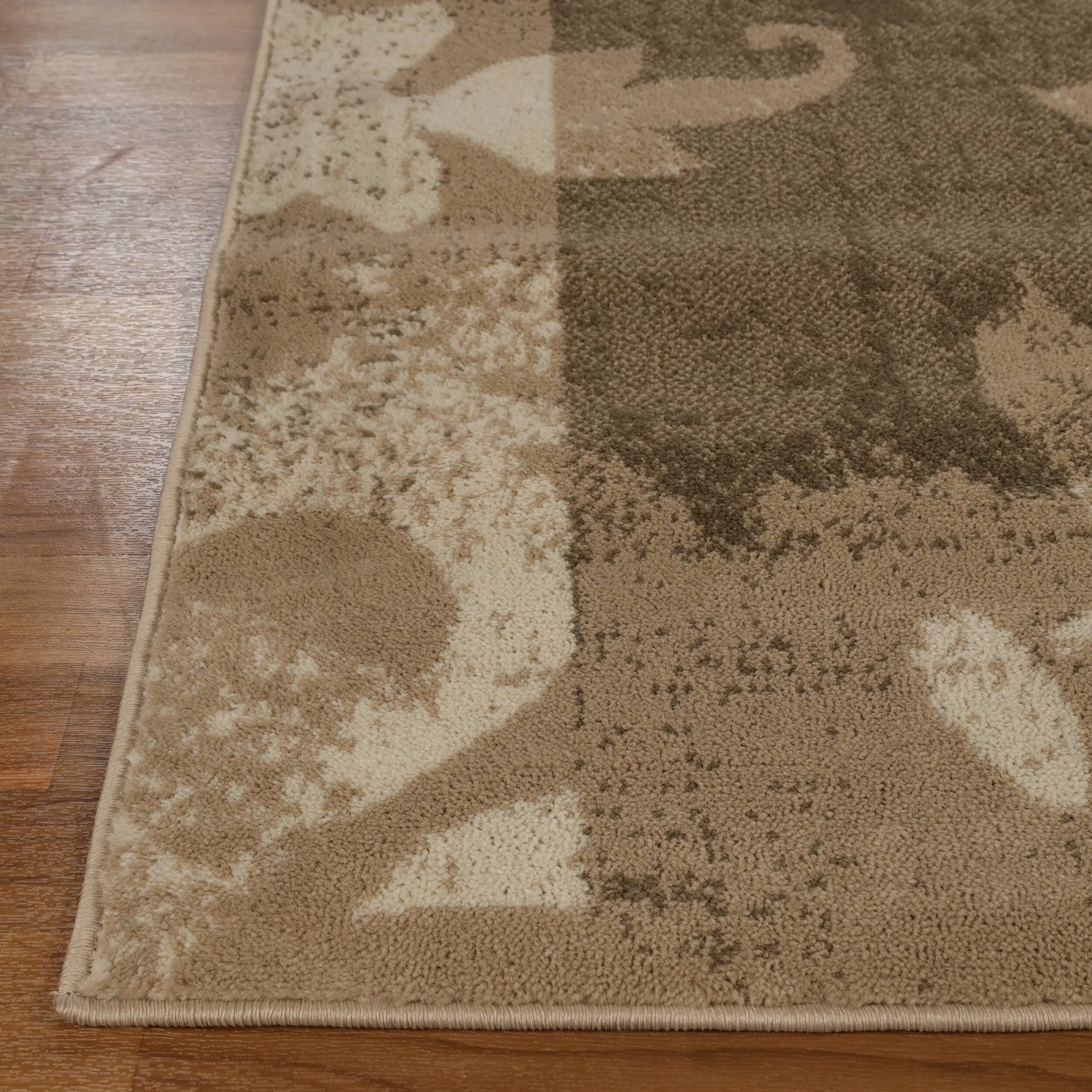 Superior Pastiche Contemporary Floral Patchwork Indoor Runner or Area Rug