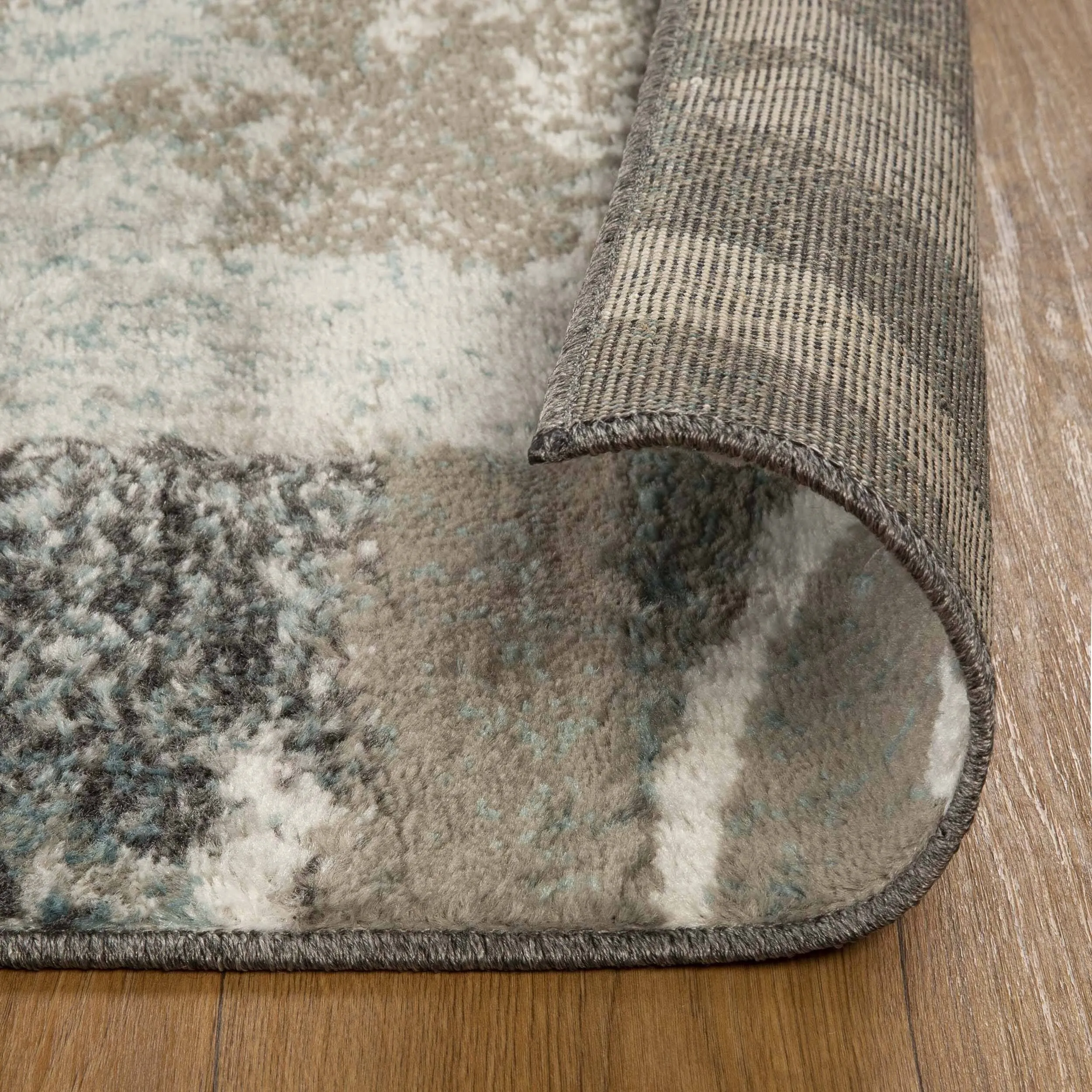 Superior Pastiche Contemporary Floral Patchwork Indoor Runner or Area Rug