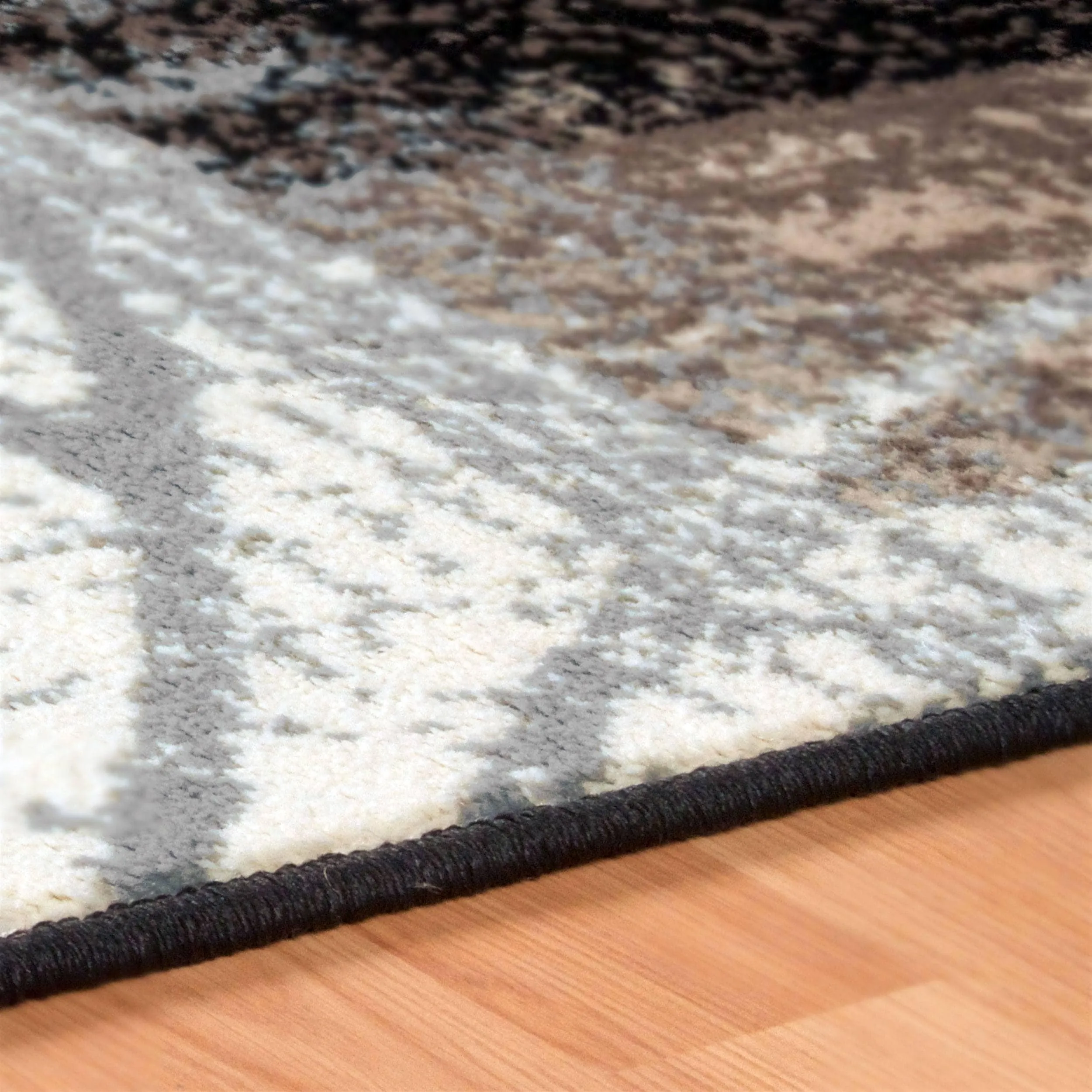 Superior Pastiche Contemporary Floral Patchwork Indoor Runner or Area Rug