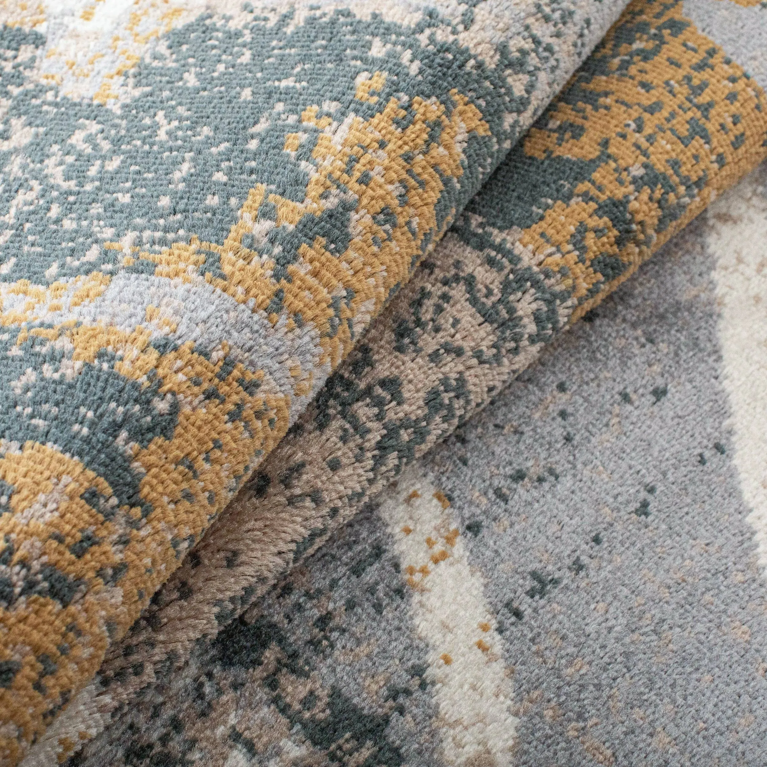 Superior Pastiche Contemporary Floral Patchwork Indoor Runner or Area Rug