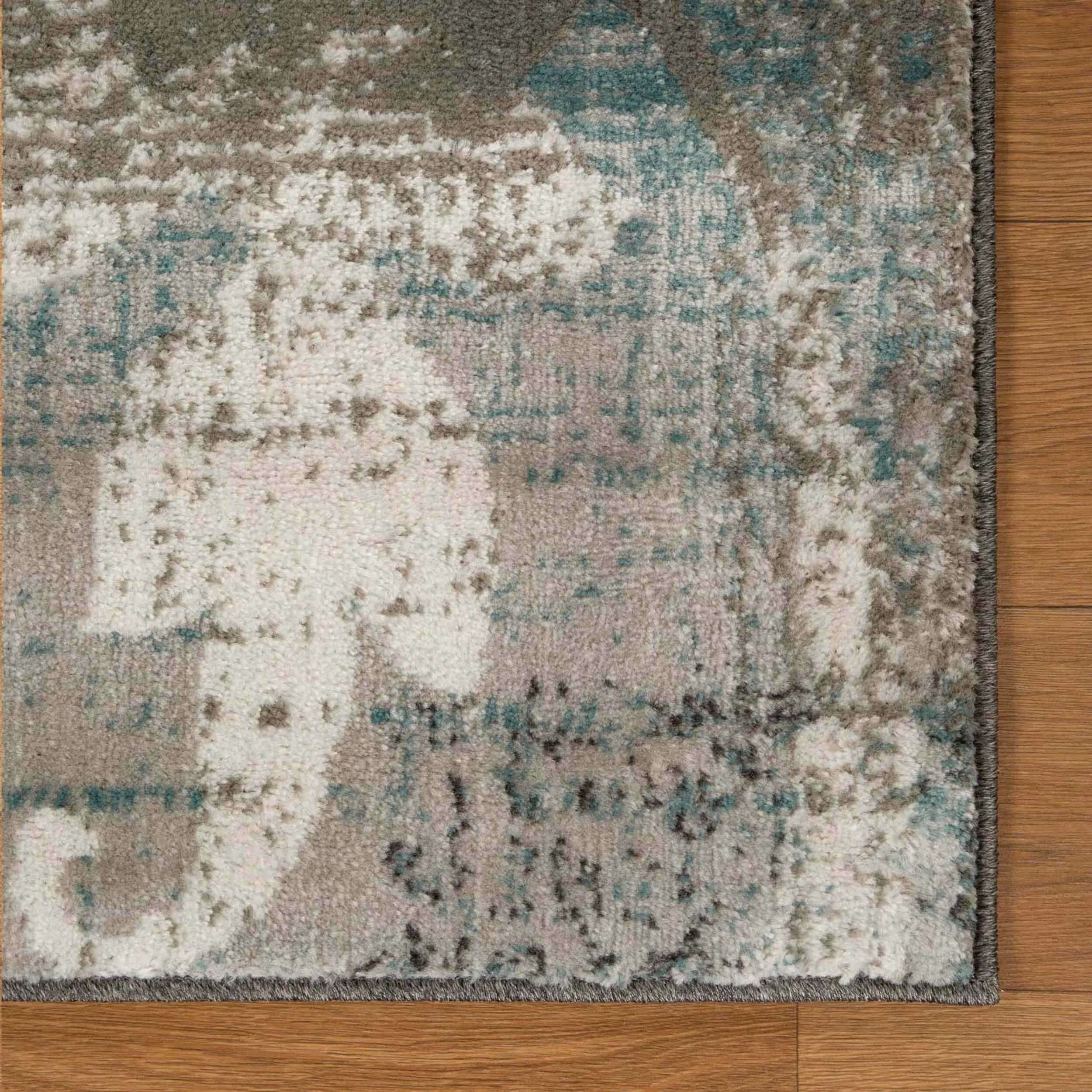 Superior Pastiche Contemporary Floral Patchwork Indoor Runner or Area Rug