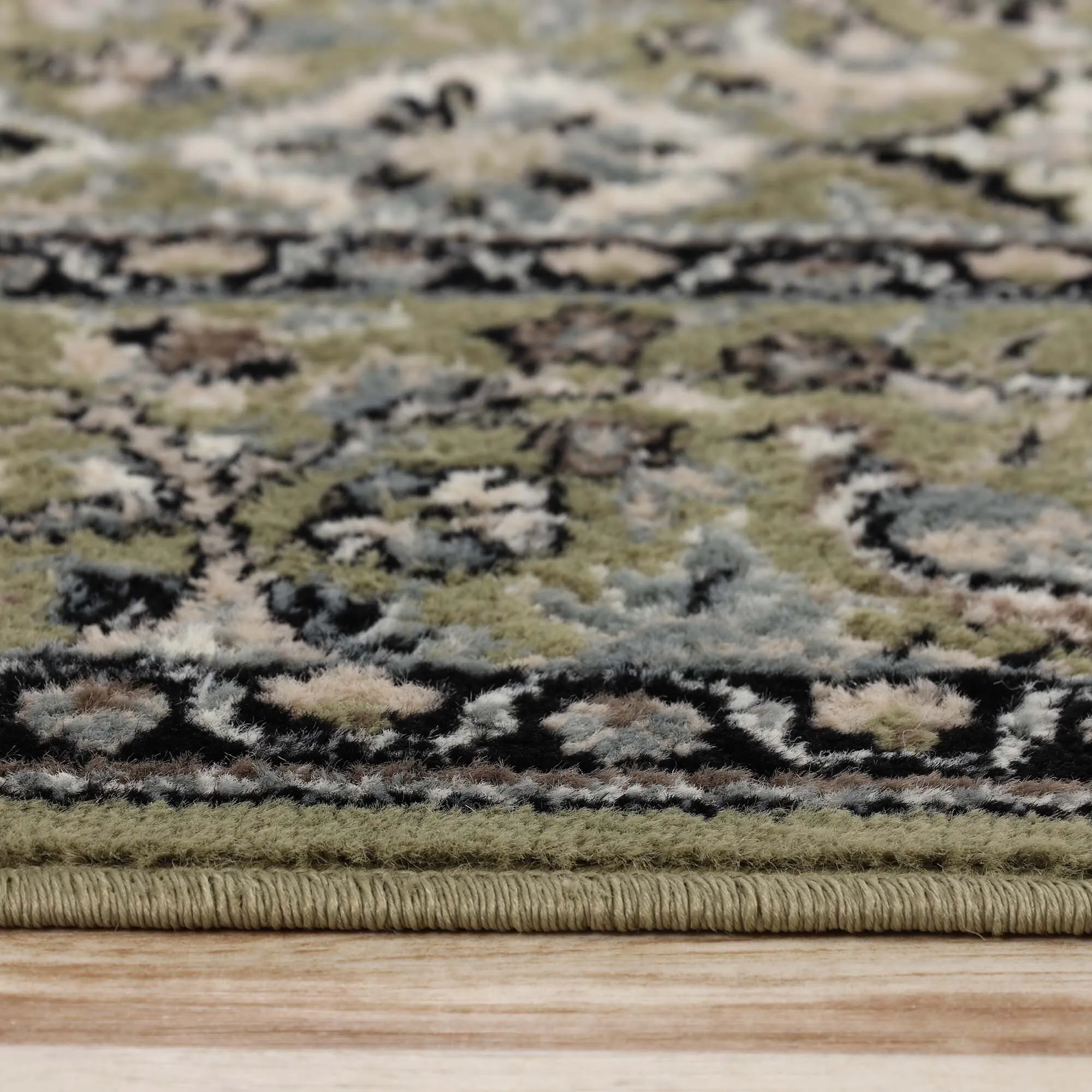 Superior Radcliffe Classic Floral Medallion Area Rug