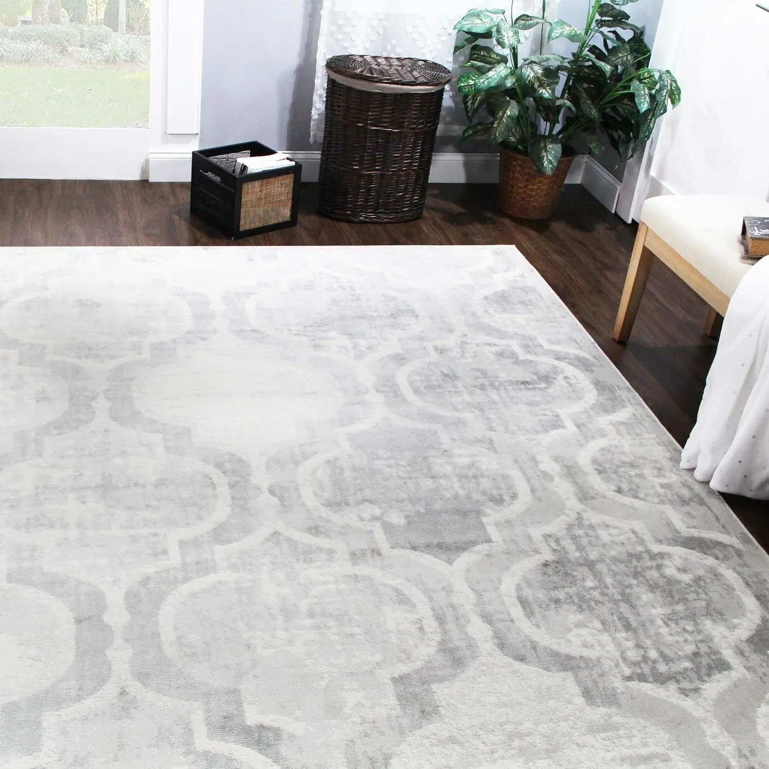 Superior Viking Modern Geometric Indoor Area Rug