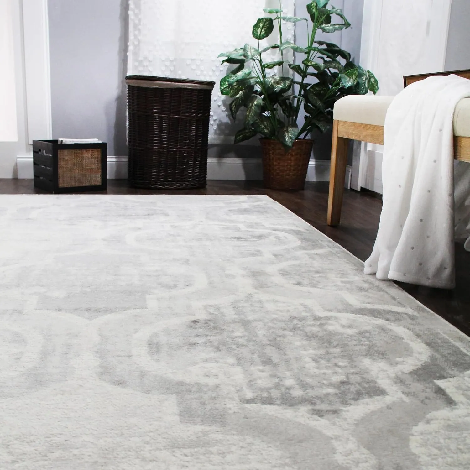 Superior Viking Modern Geometric Indoor Area Rug