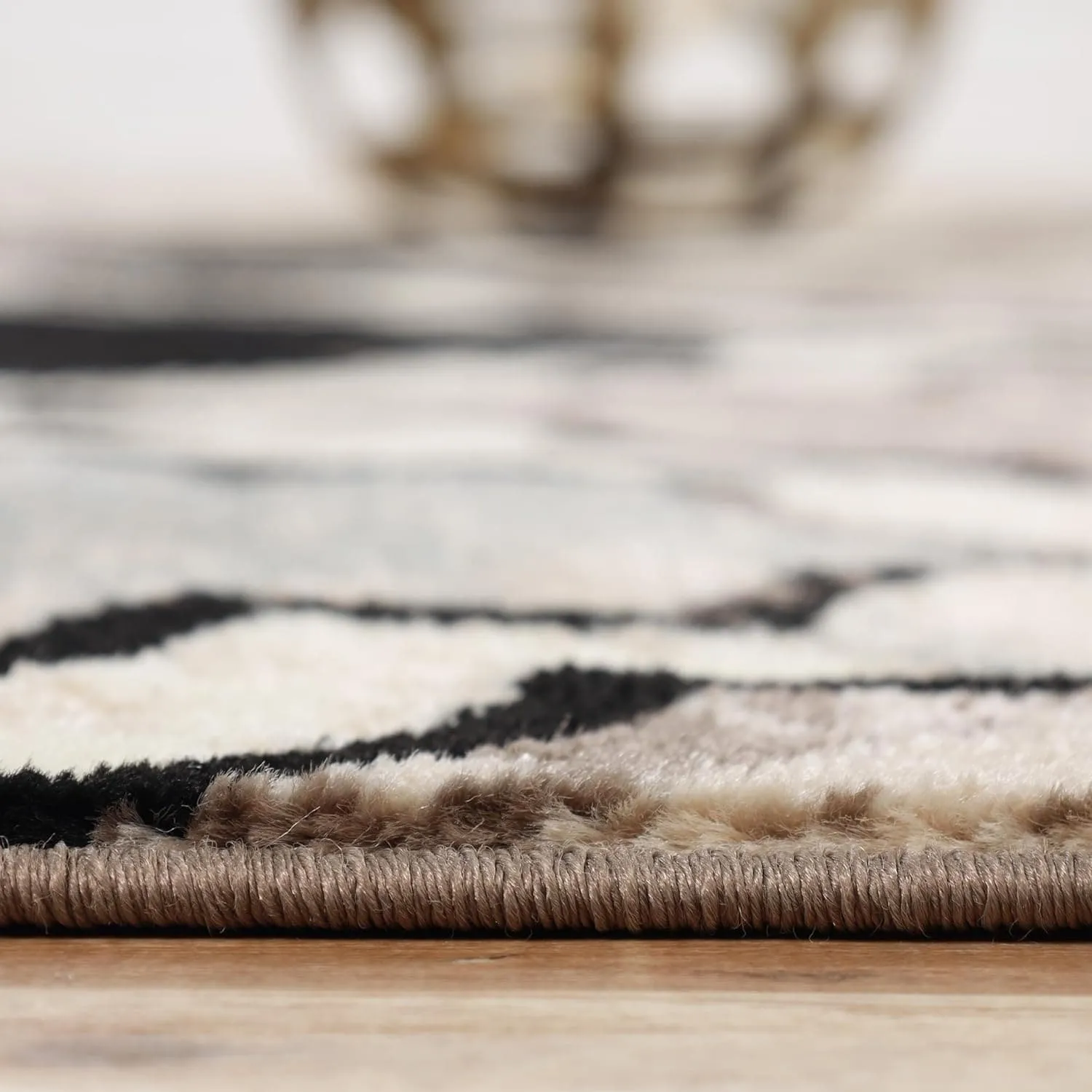 Superior Viking Modern Geometric Indoor Area Rug