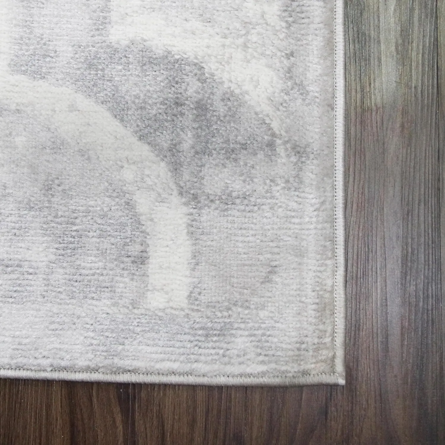 Superior Viking Modern Geometric Indoor Area Rug