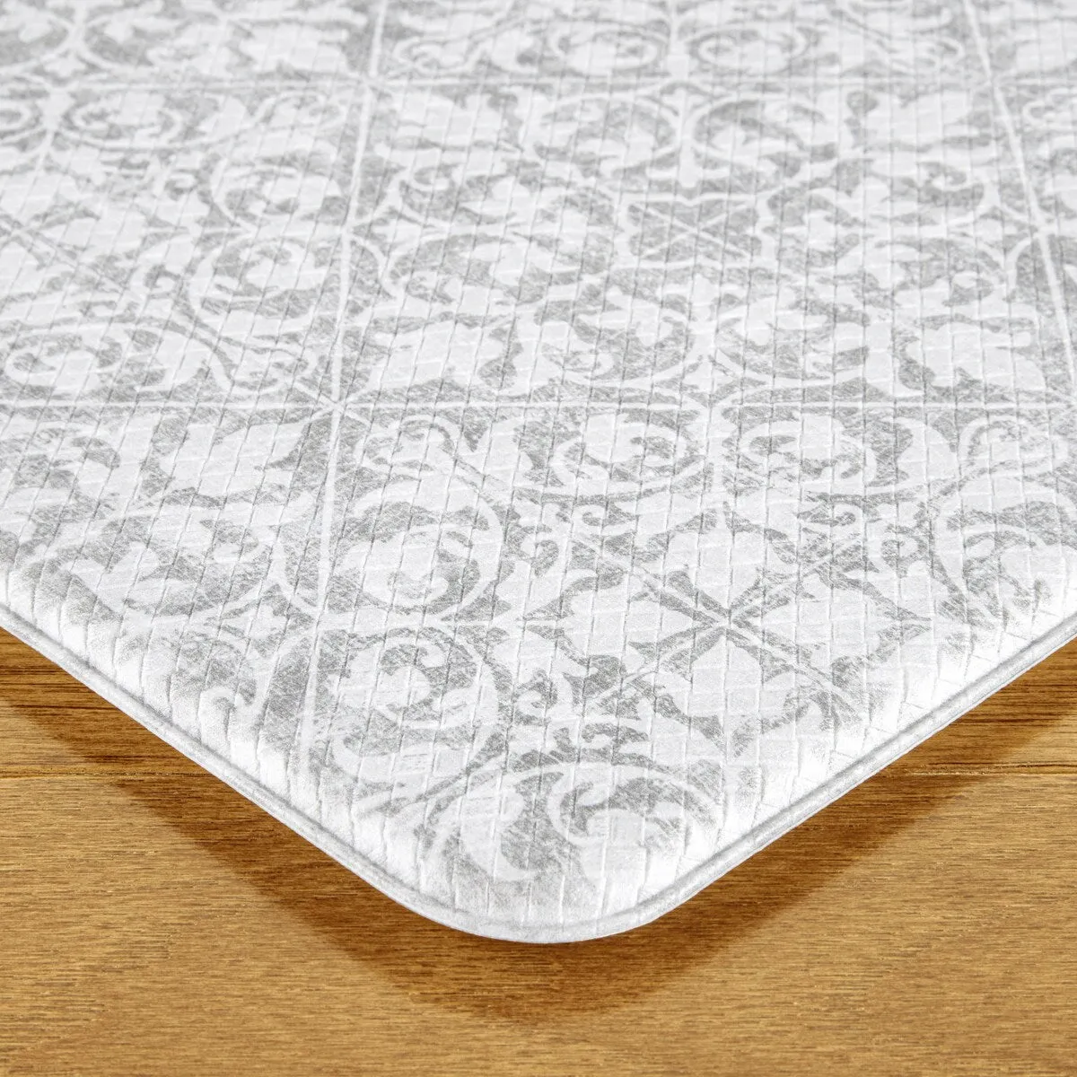 TOWN & COUNTRY BASICS Vintage Medallion Anti Fatigue Kitchen Mat Non-Slip Backing