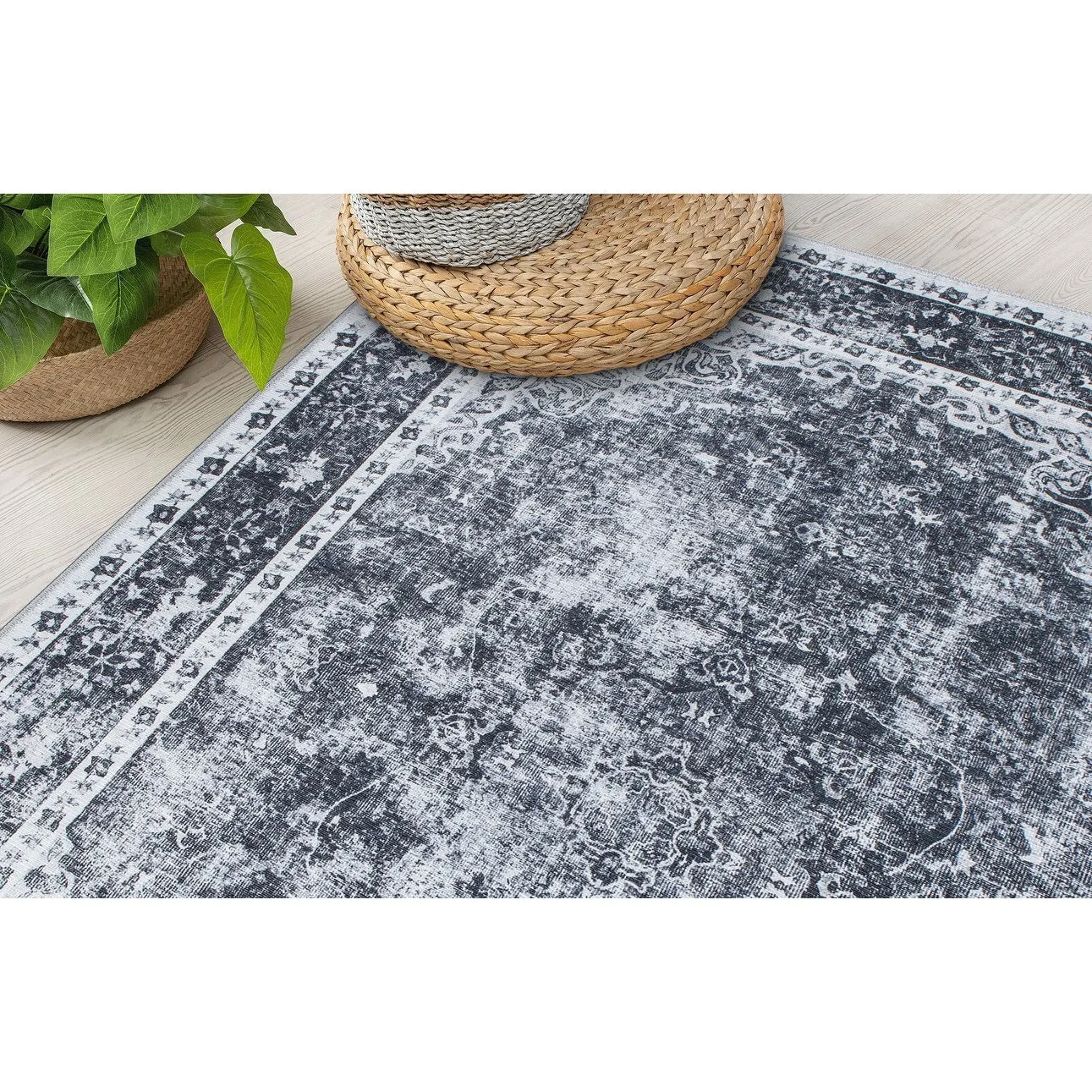 Traditional Distressed Medallion Machine Washable Area Rug