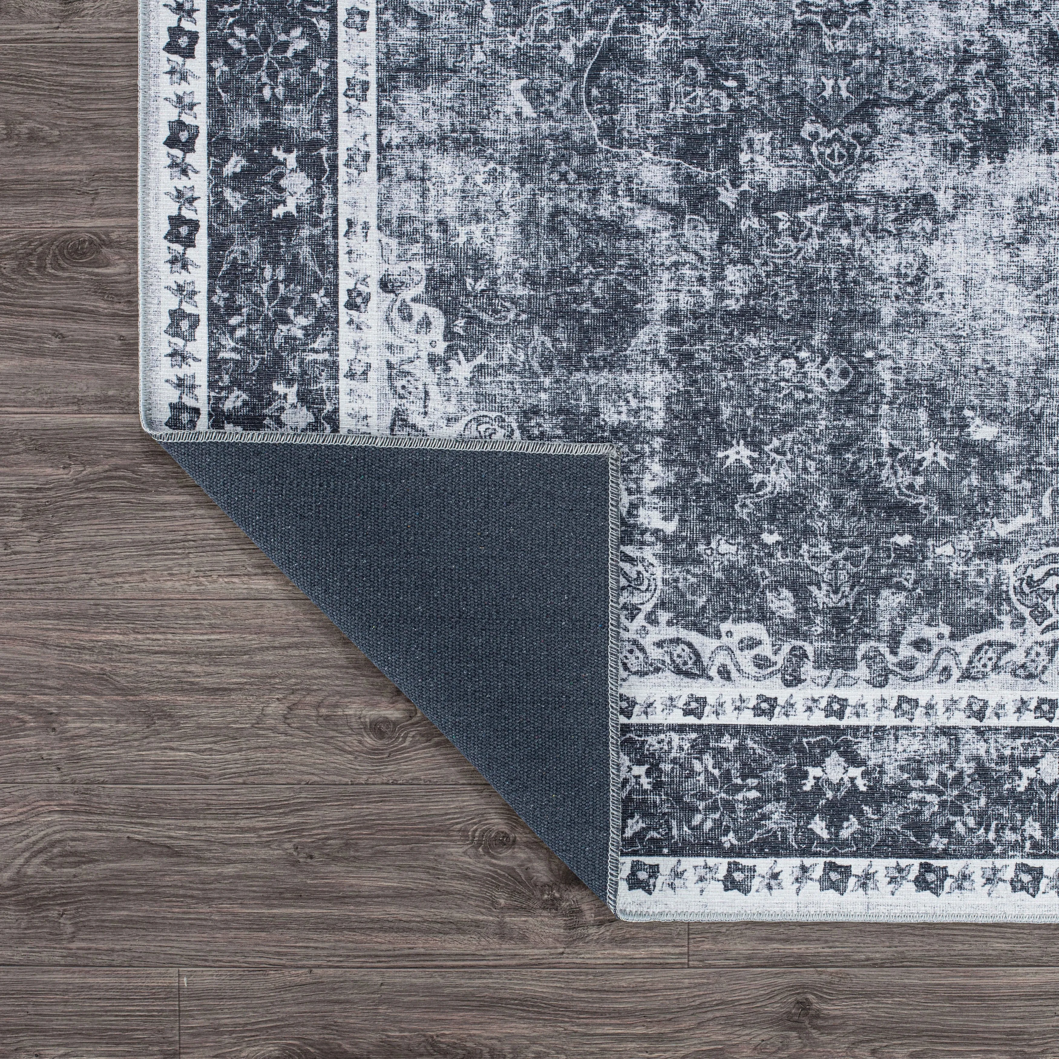 Traditional Distressed Medallion Machine Washable Area Rug