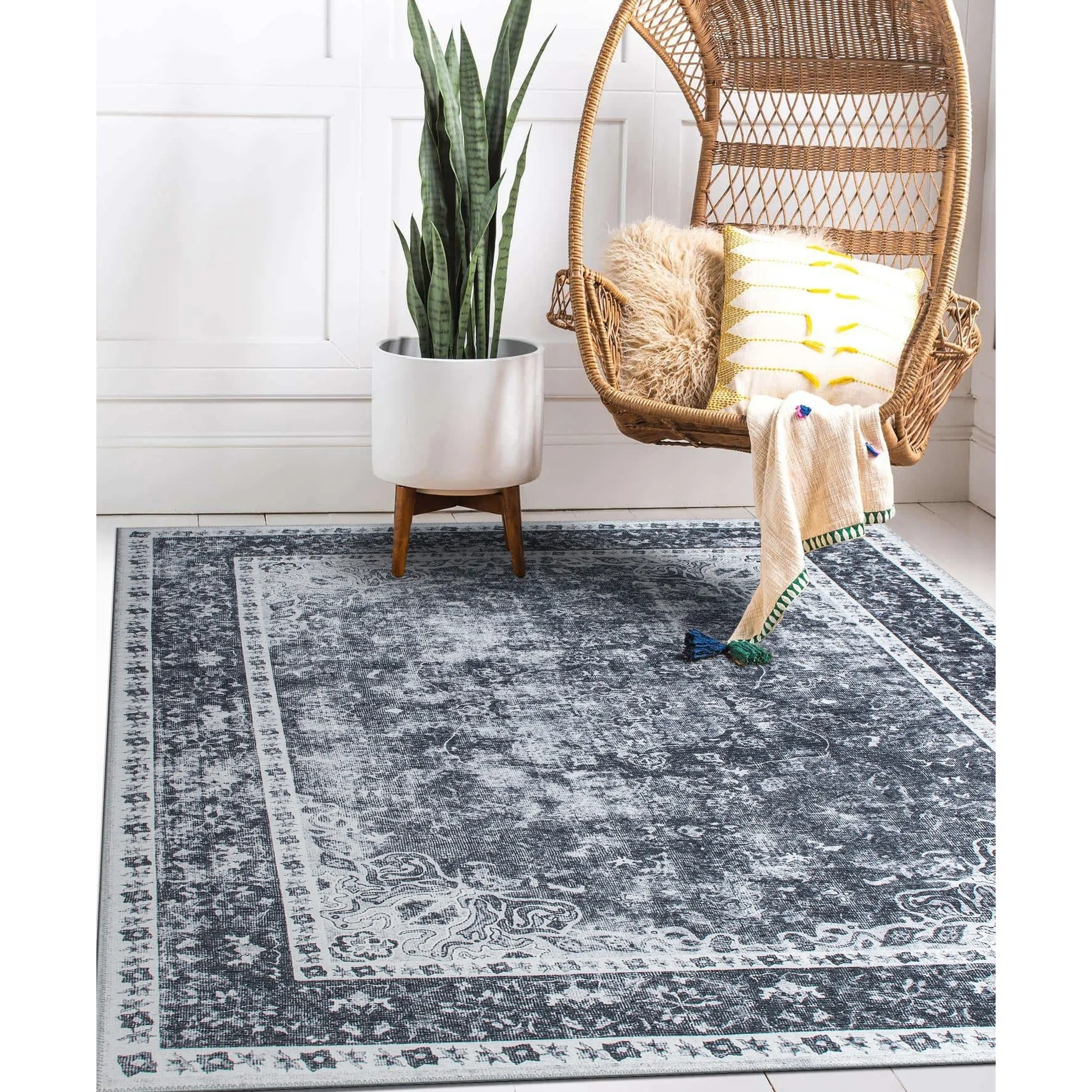 Traditional Distressed Medallion Machine Washable Area Rug