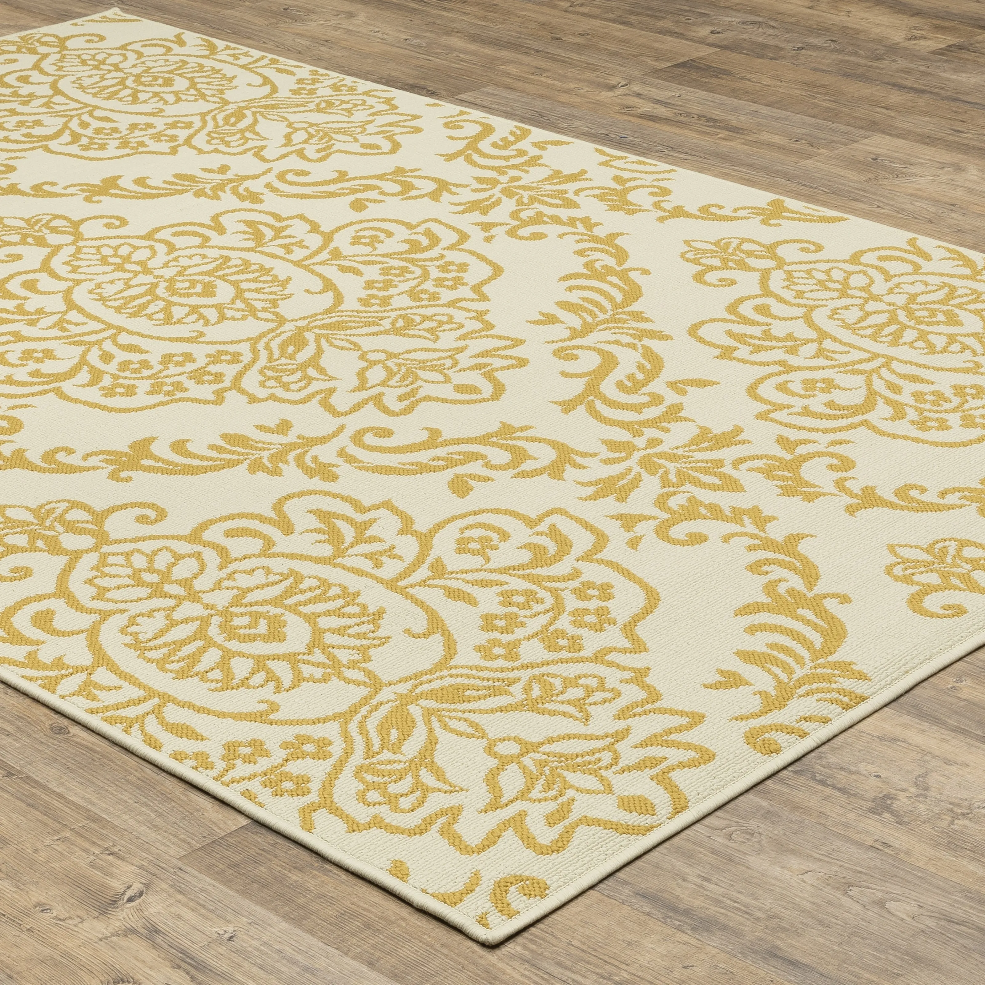 Vista Home Bletcher Floral Damask Indoor/Outdoor Area Rug