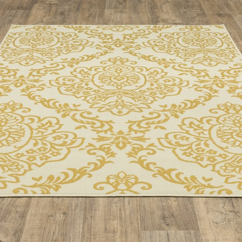 Vista Home Bletcher Floral Damask Indoor/Outdoor Area Rug