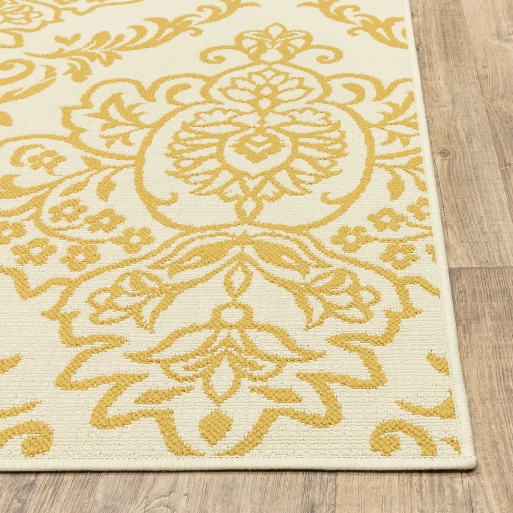 Vista Home Bletcher Floral Damask Indoor/Outdoor Area Rug