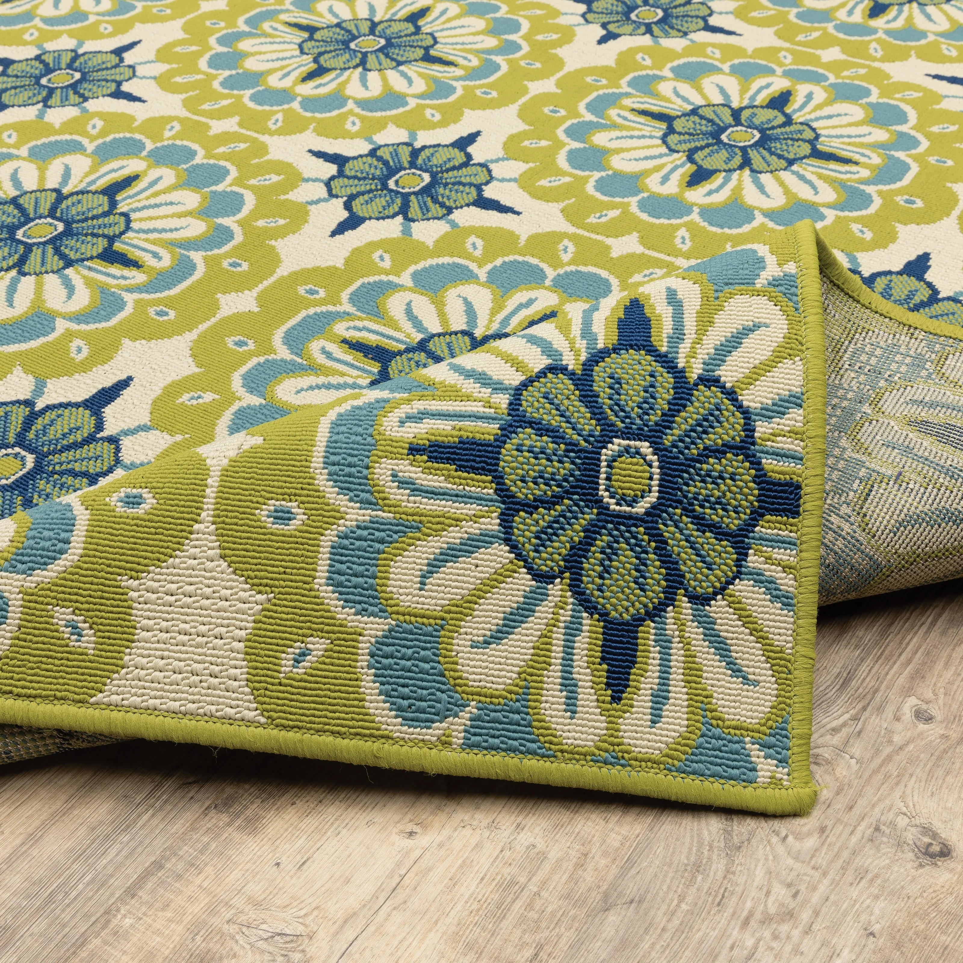 Vista Home Catalina Floral Medallions Indoor/Outdoor Area Rug--