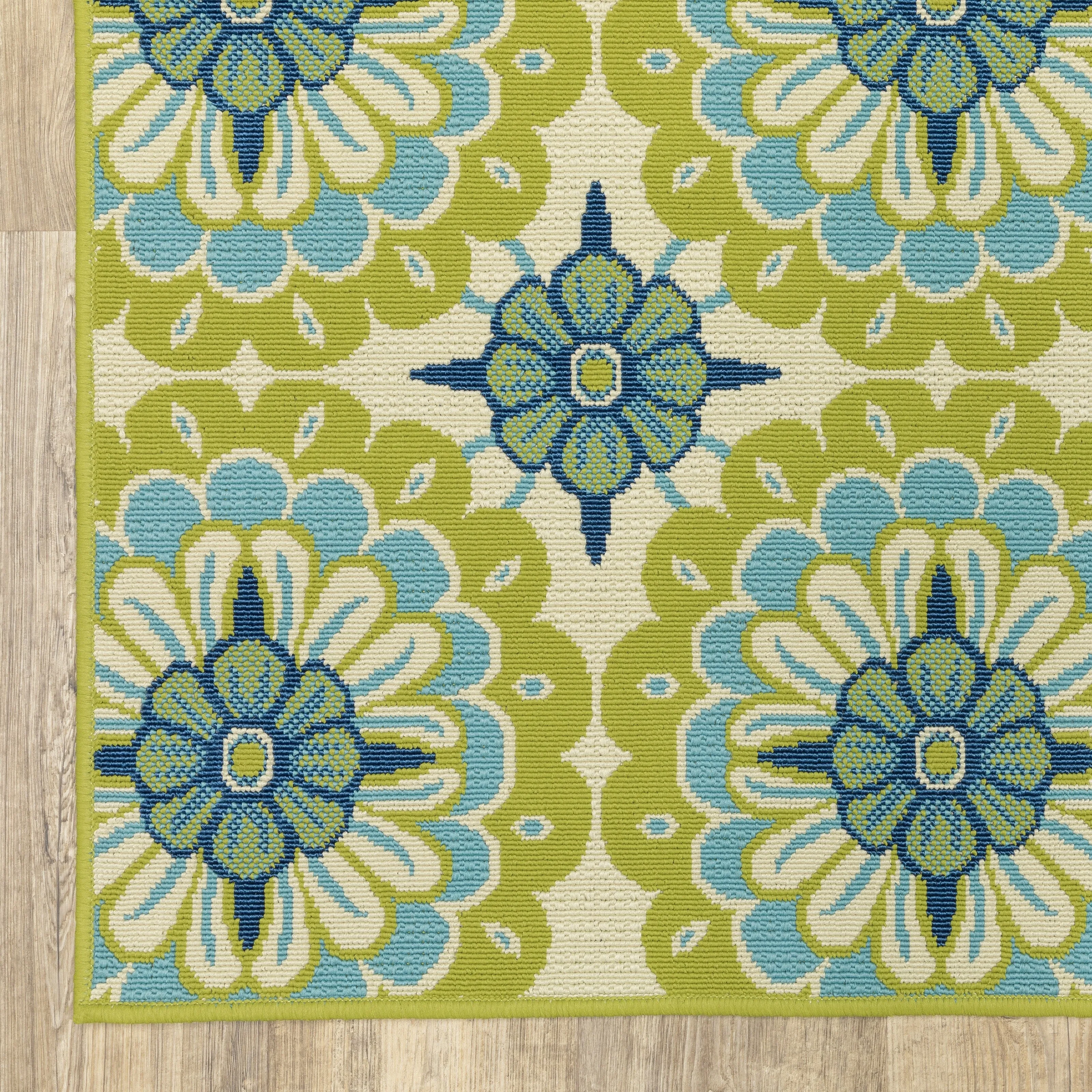 Vista Home Catalina Floral Medallions Indoor/Outdoor Area Rug--
