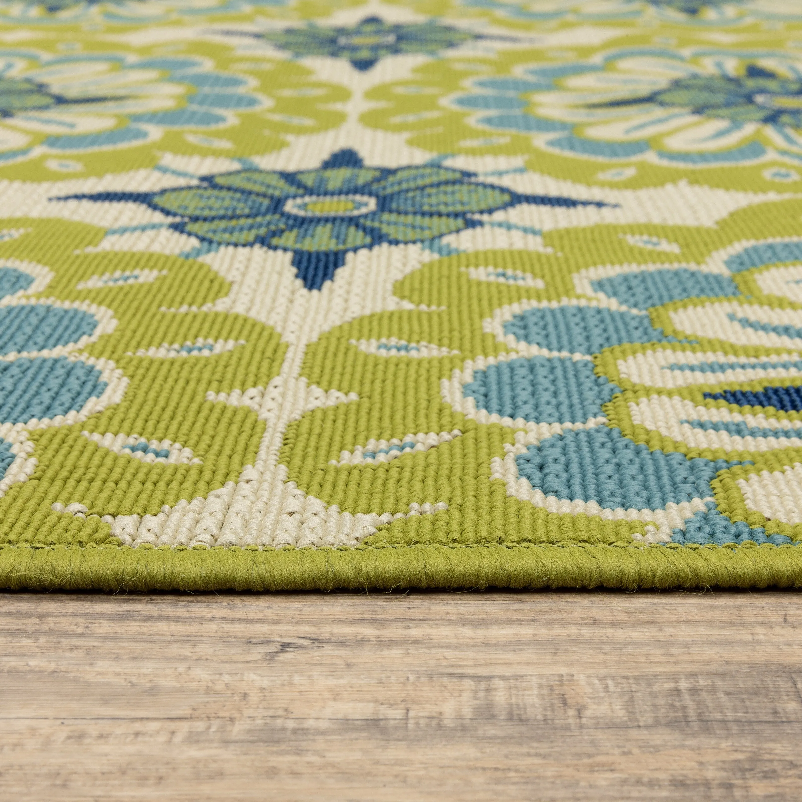 Vista Home Catalina Floral Medallions Indoor/Outdoor Area Rug--