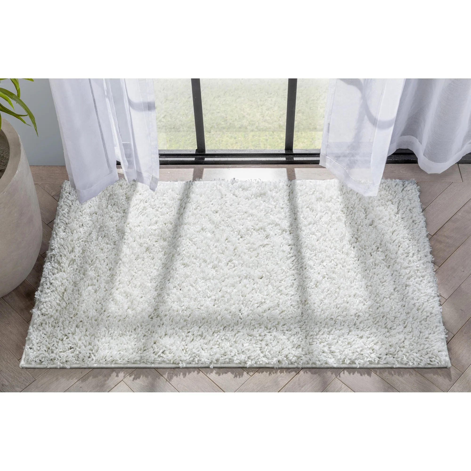 Well Woven Elle Basics Emerson Plain Shag Area Rug