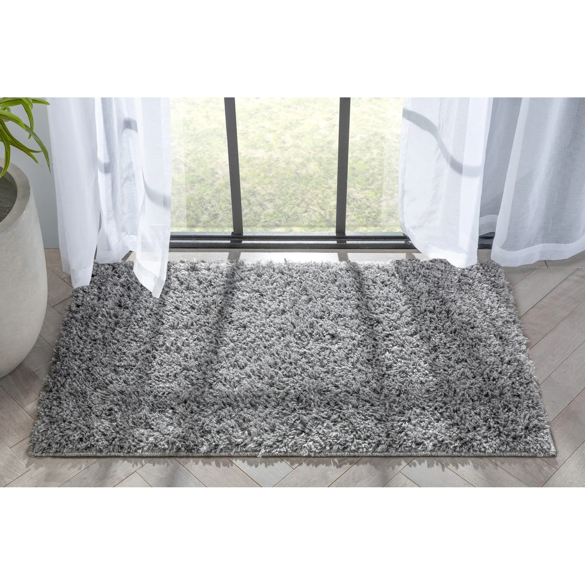 Well Woven Elle Basics Emerson Plain Shag Area Rug