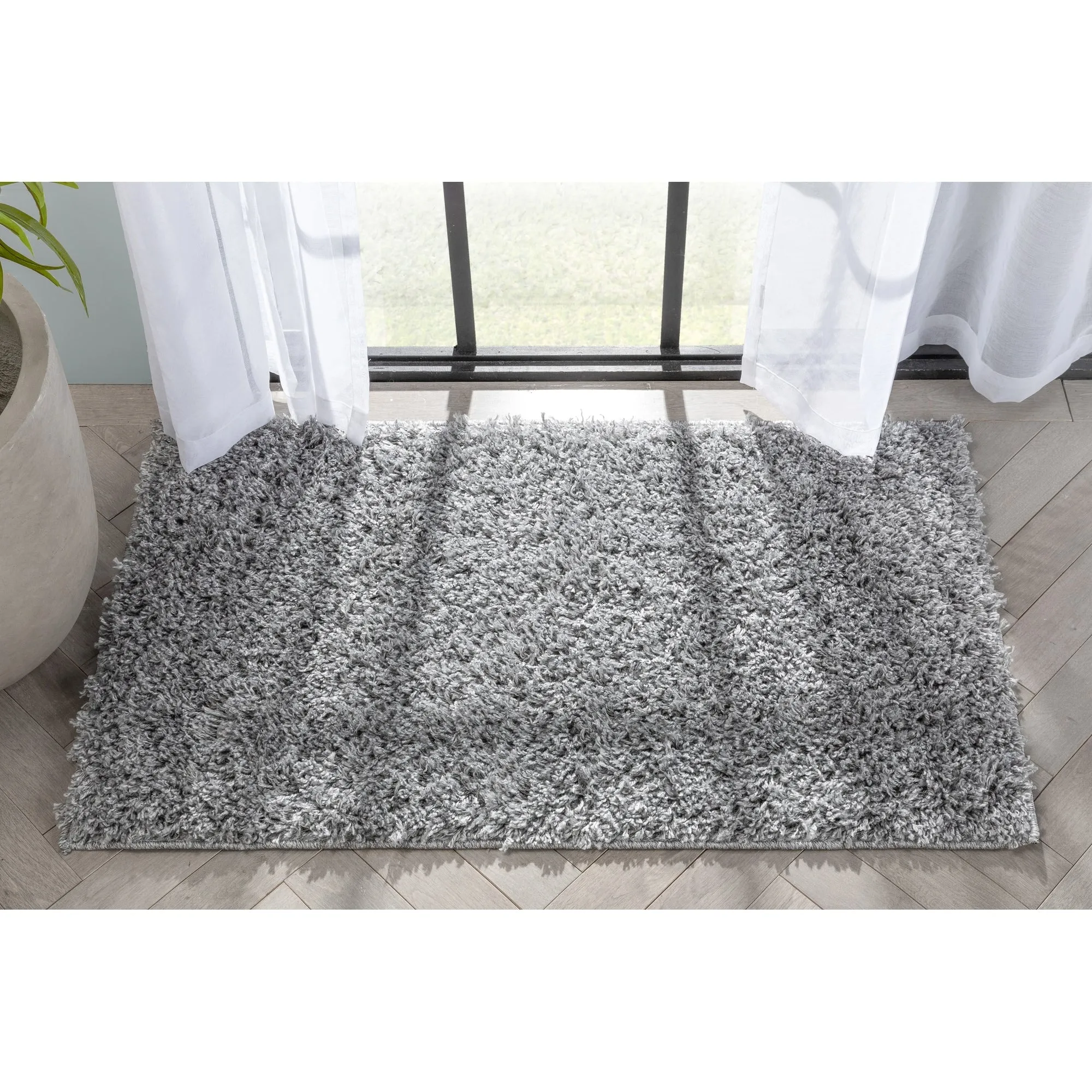 Well Woven Elle Basics Emerson Plain Shag Area Rug