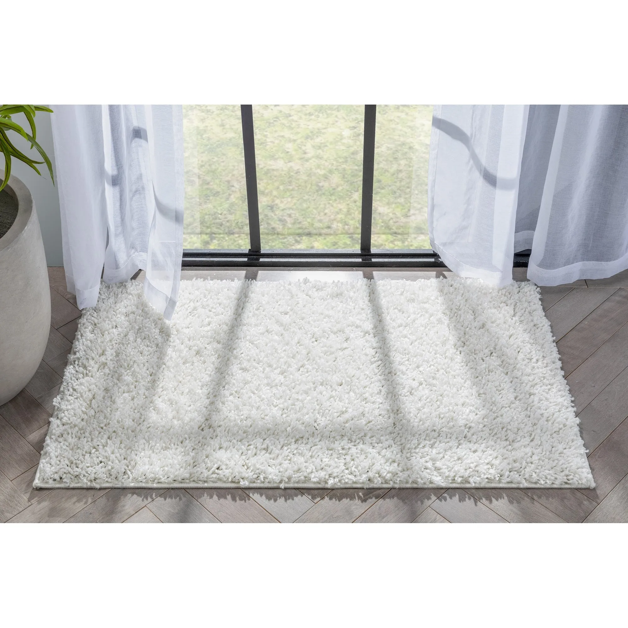 Well Woven Elle Basics Emerson Plain Shag Area Rug