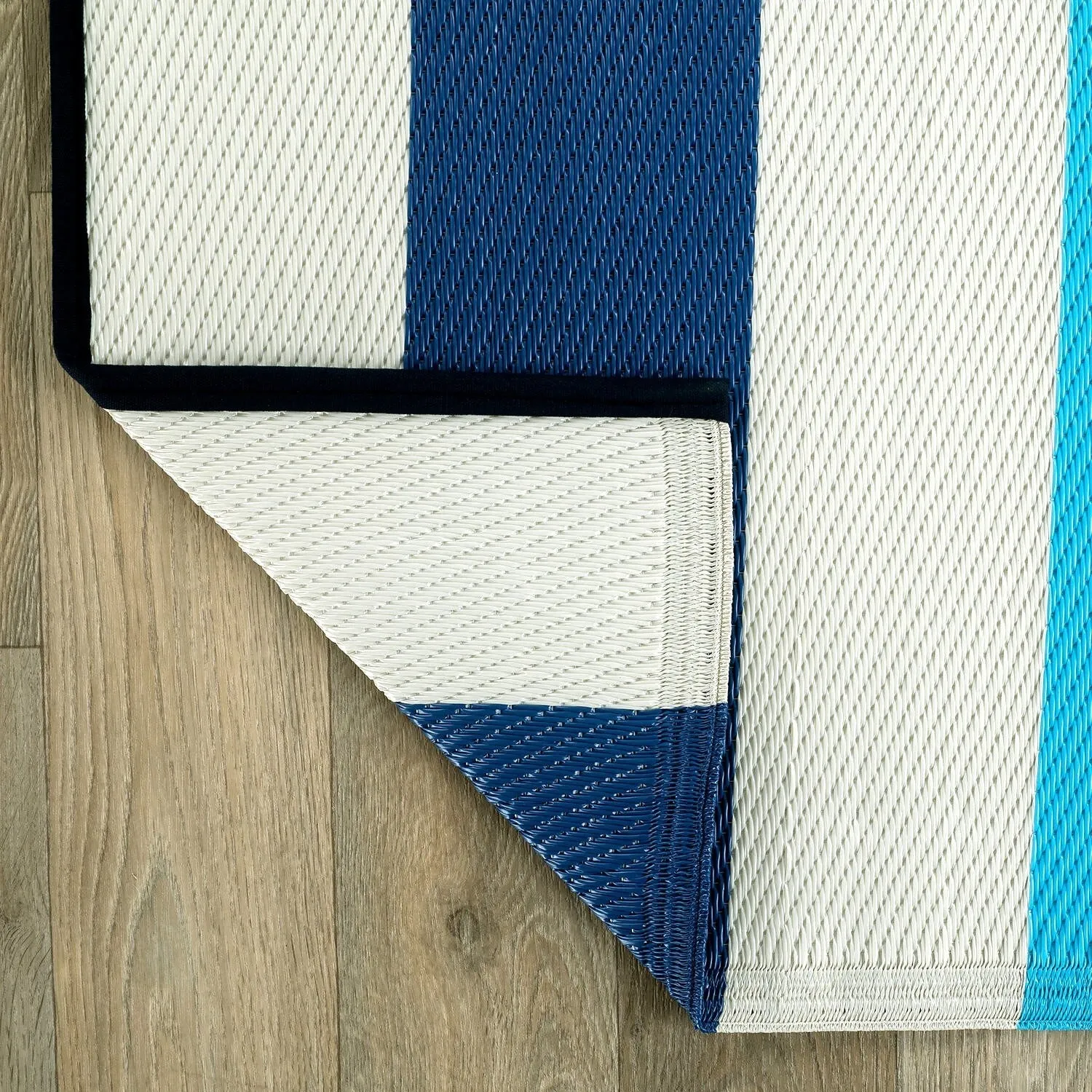 World Rug Gallery Contemporary Stripe Reversible Recycled Plastic Outdoor Rugs