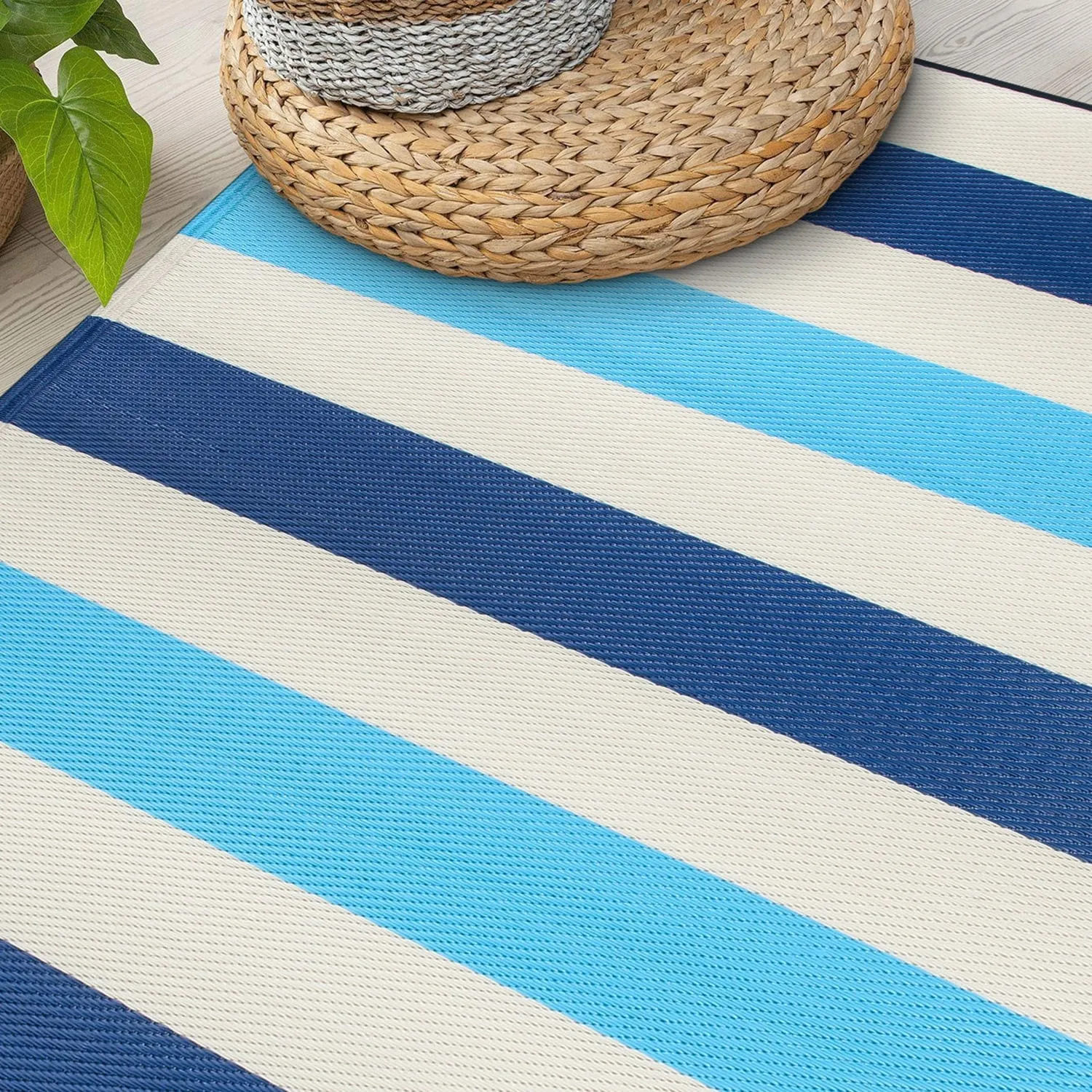 World Rug Gallery Contemporary Stripe Reversible Recycled Plastic Outdoor Rugs