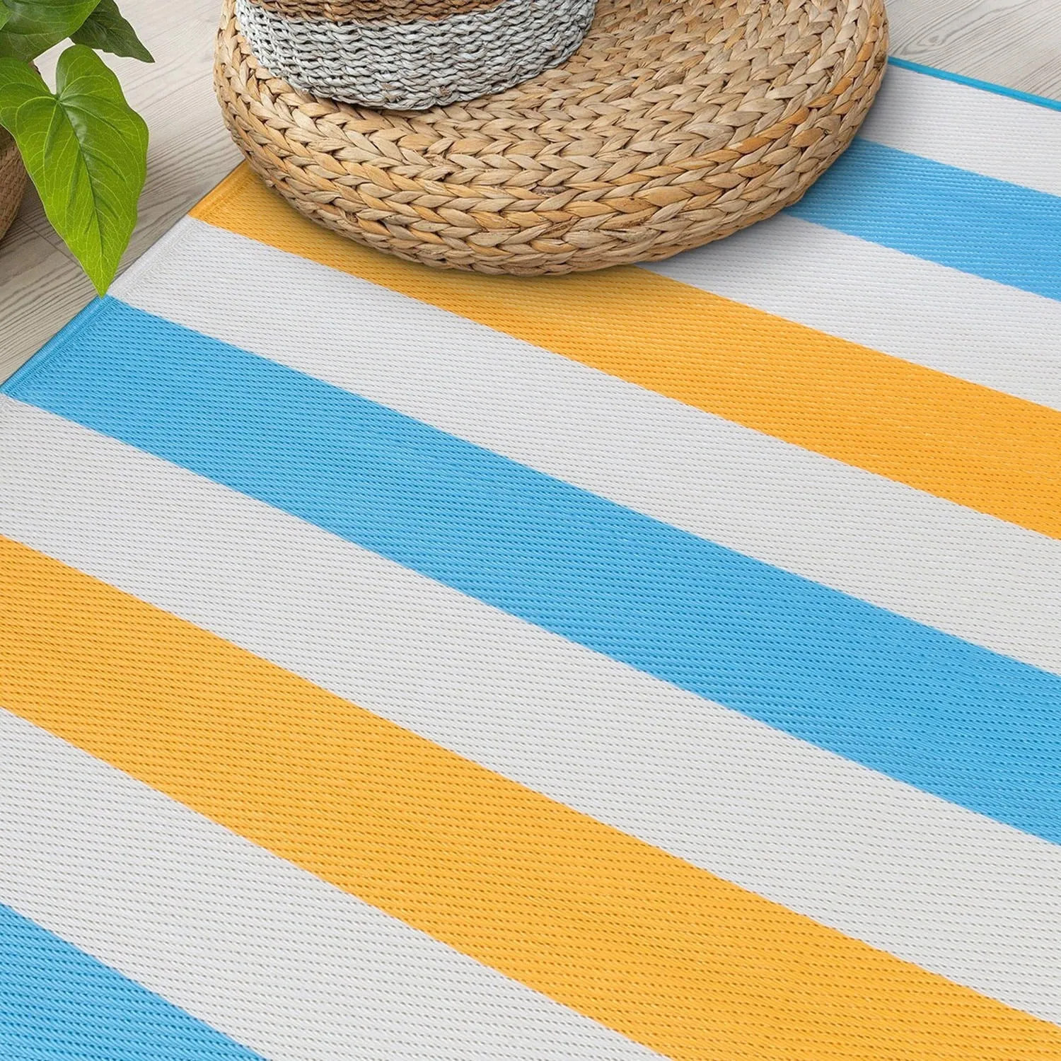 World Rug Gallery Contemporary Stripe Reversible Recycled Plastic Outdoor Rugs