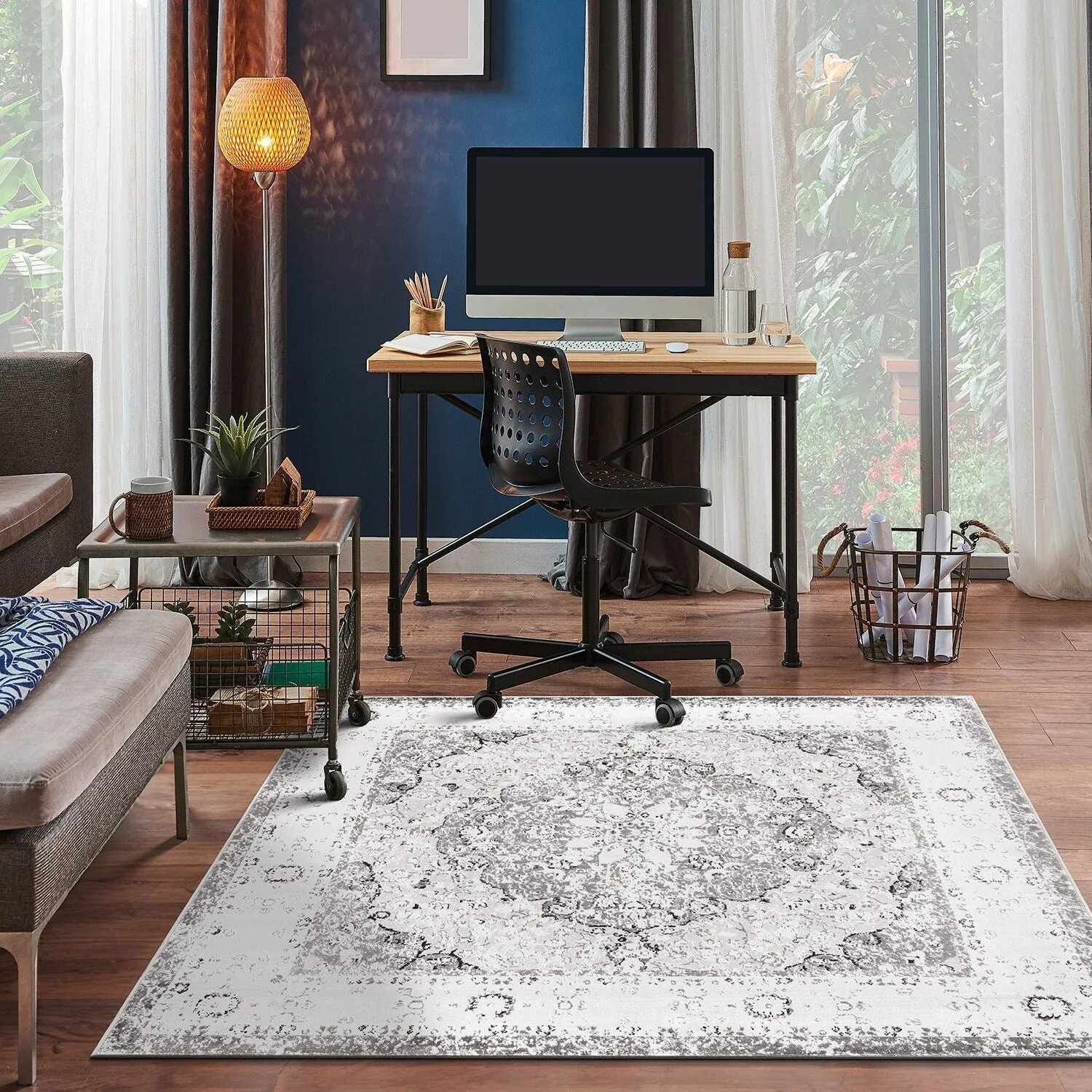 World Rug Gallery Vintage Oriental Distressed Medallion Rug