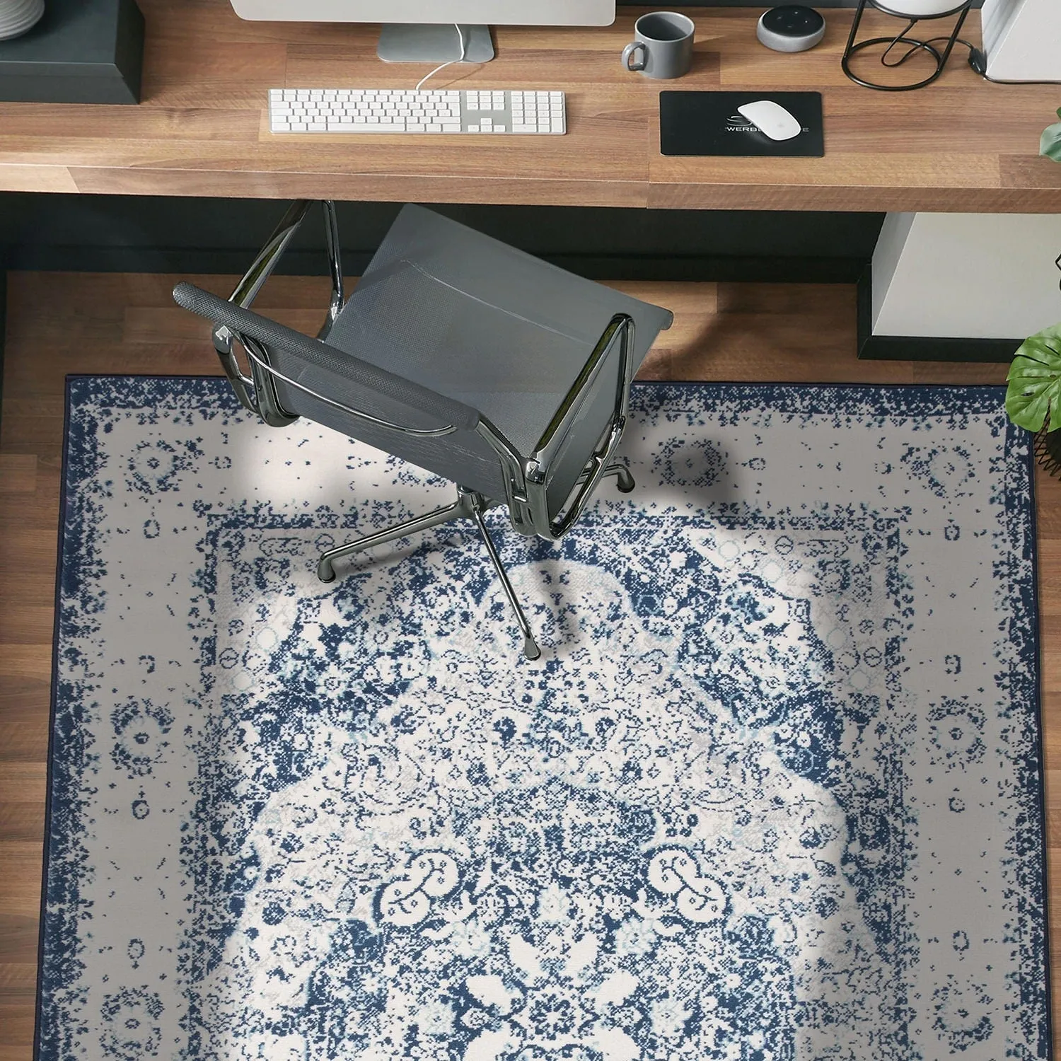 World Rug Gallery Vintage Oriental Distressed Medallion Rug