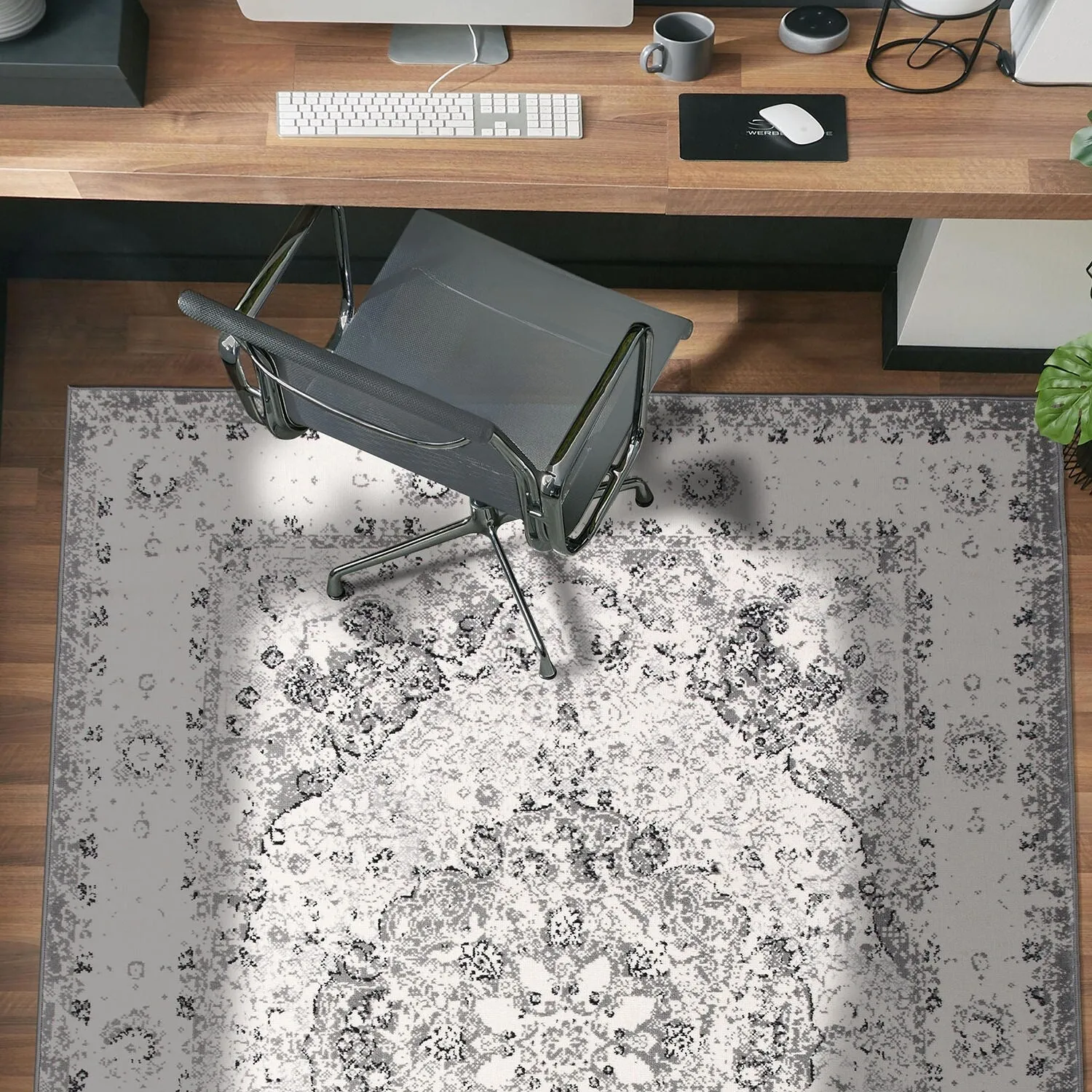 World Rug Gallery Vintage Oriental Distressed Medallion Rug