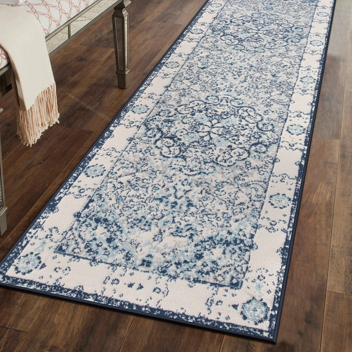 World Rug Gallery Vintage Oriental Distressed Medallion Rug